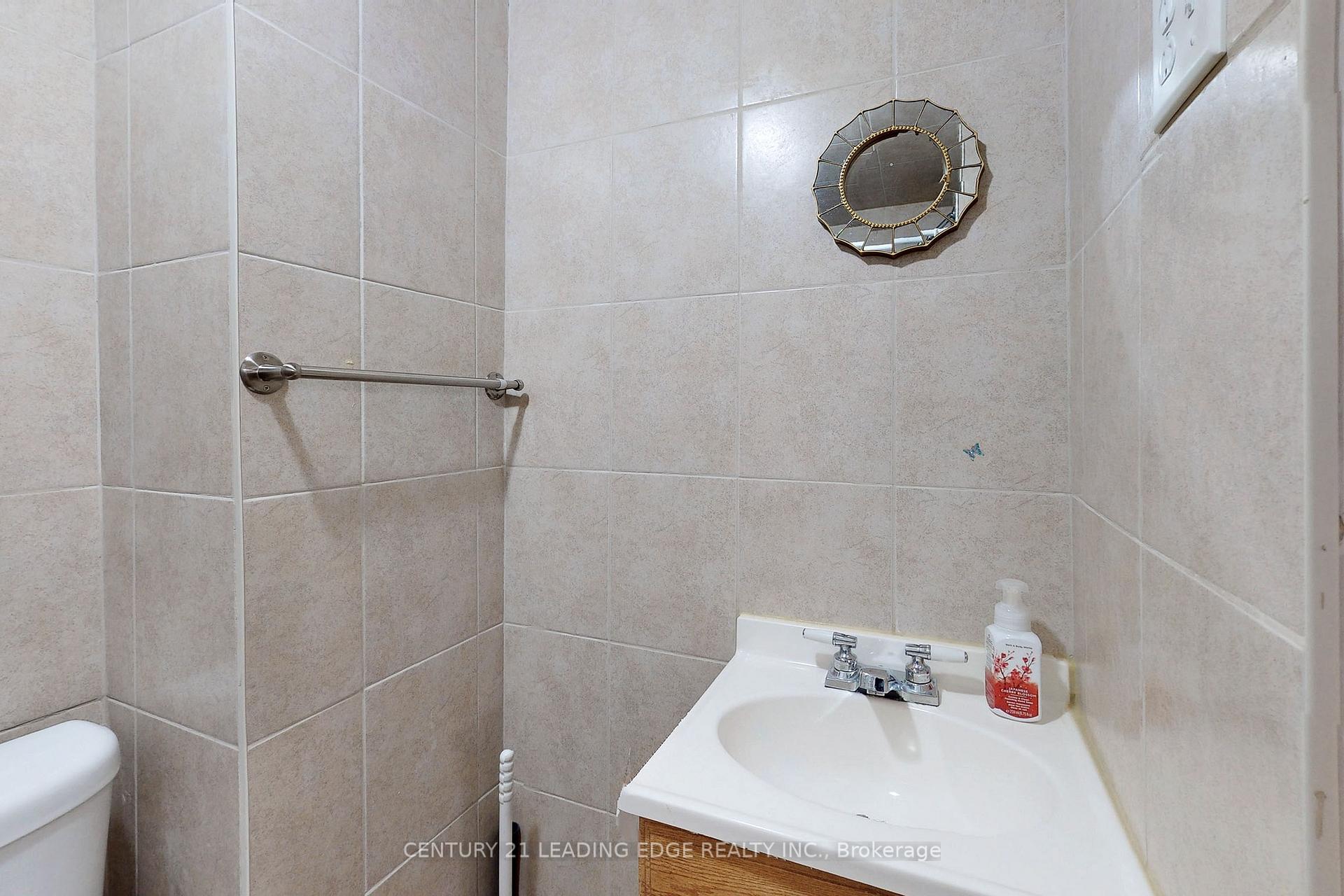 Photo 31 of 47 Stella Drive, Markham, Middlefield — HOMEH