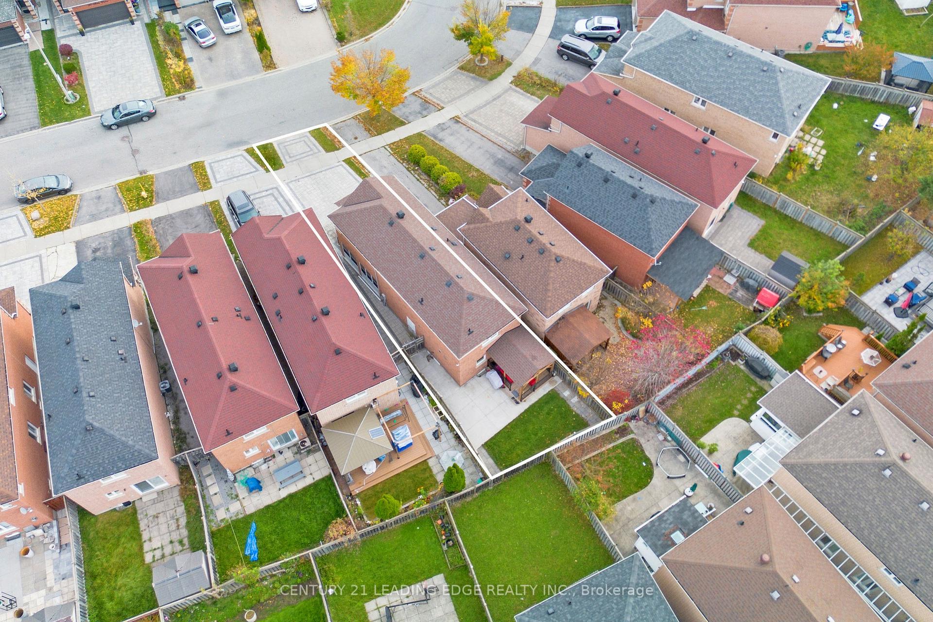 Photo 39 of 47 Stella Drive, Markham, Middlefield — HOMEH