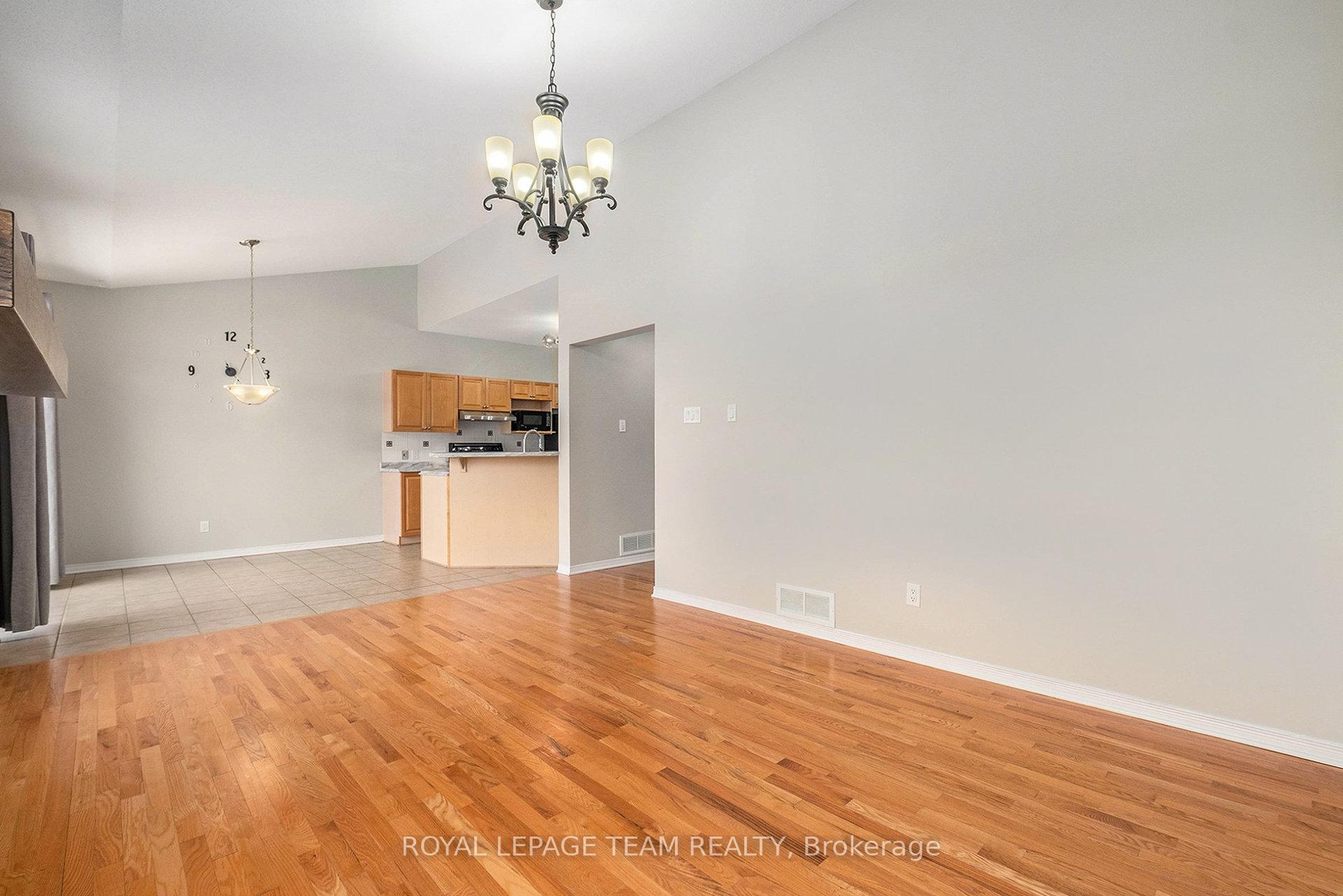 Photo 9 of 218 Deercroft Avenue, Ottawa, Barrhaven - Longfields — HOMEH