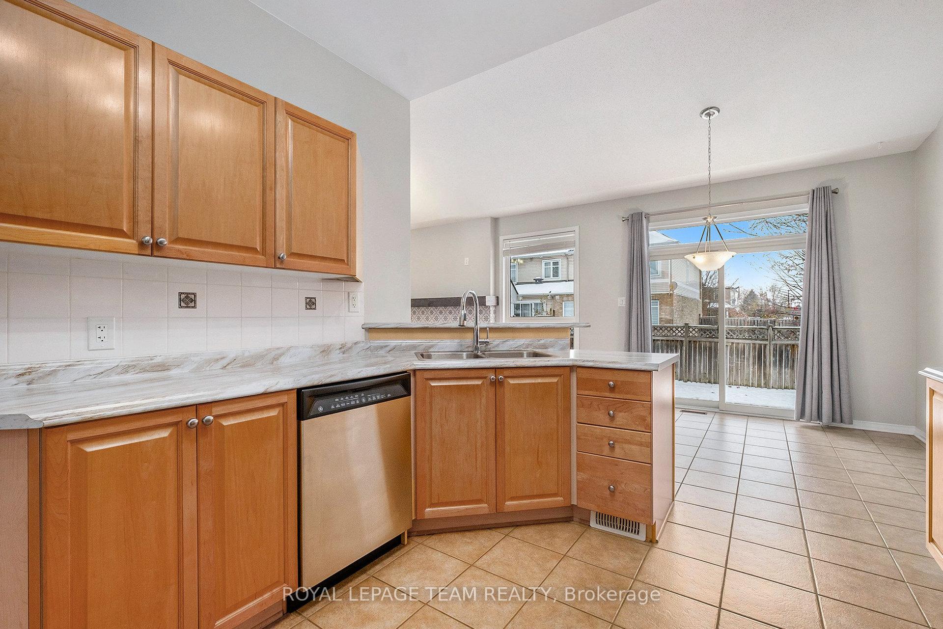 Photo 12 of 218 Deercroft Avenue, Ottawa, Barrhaven - Longfields — HOMEH