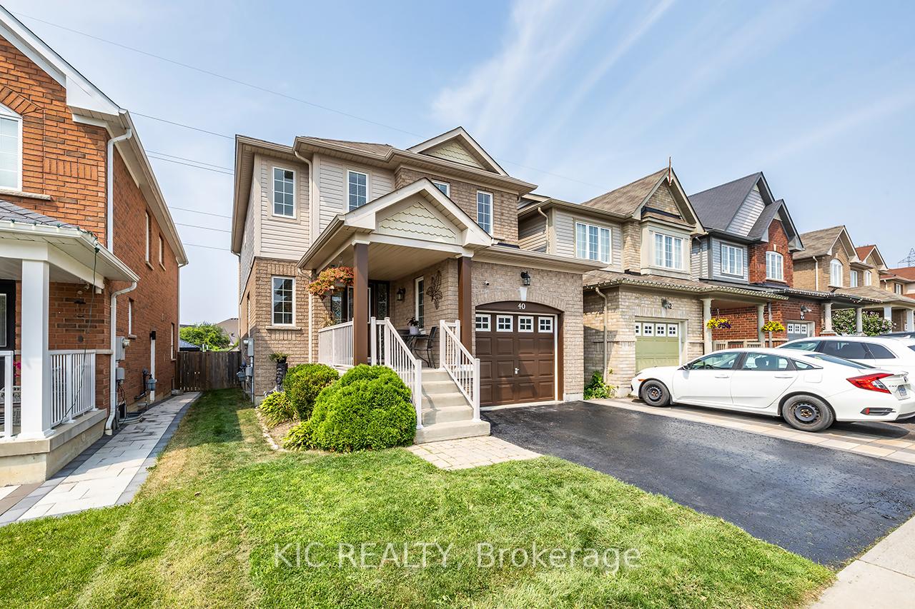 Front of 40 Puttingedge Drive