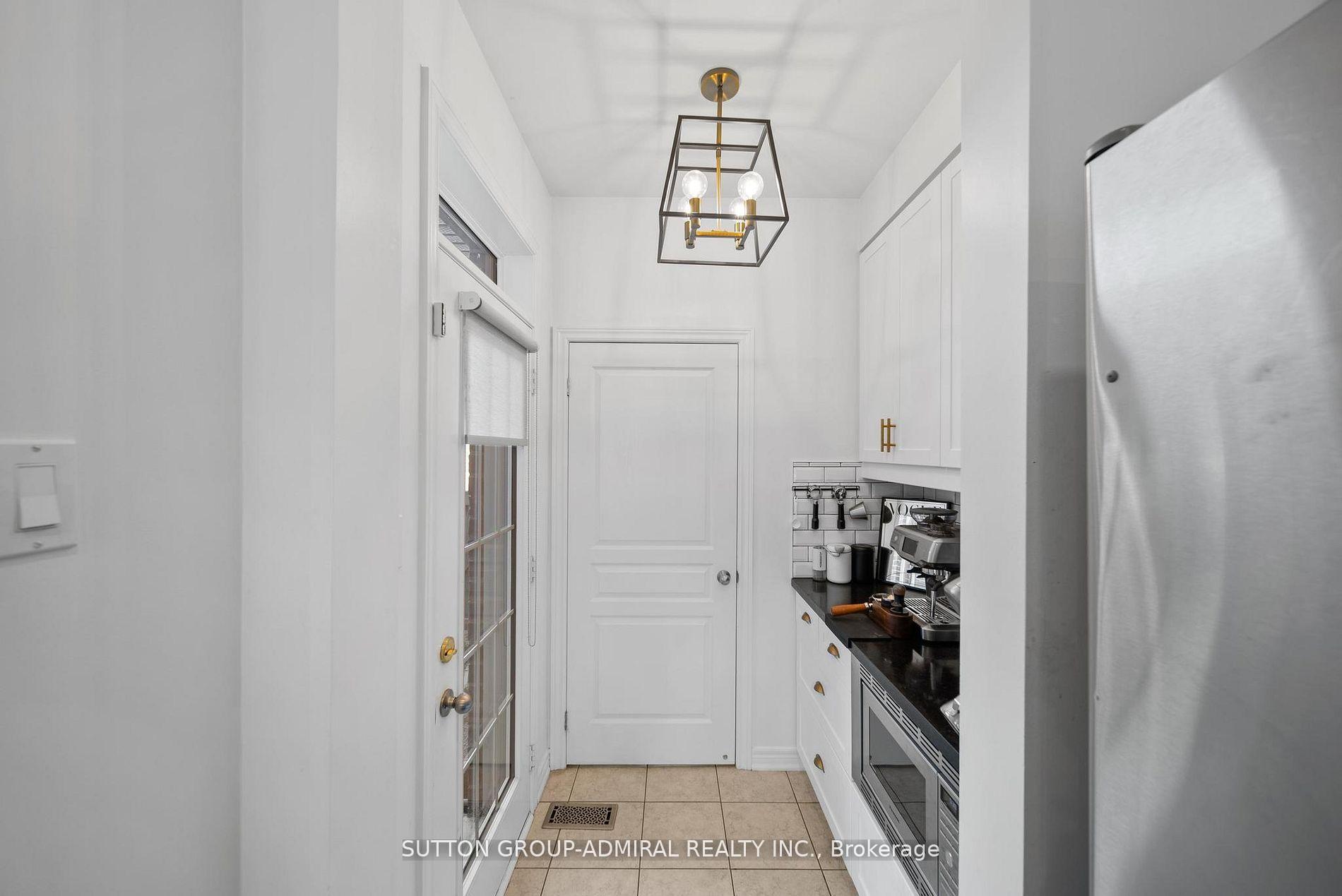 Photo 10 of 49 East's Corners Boulevard, Vaughan, Kleinburg — HOMEH