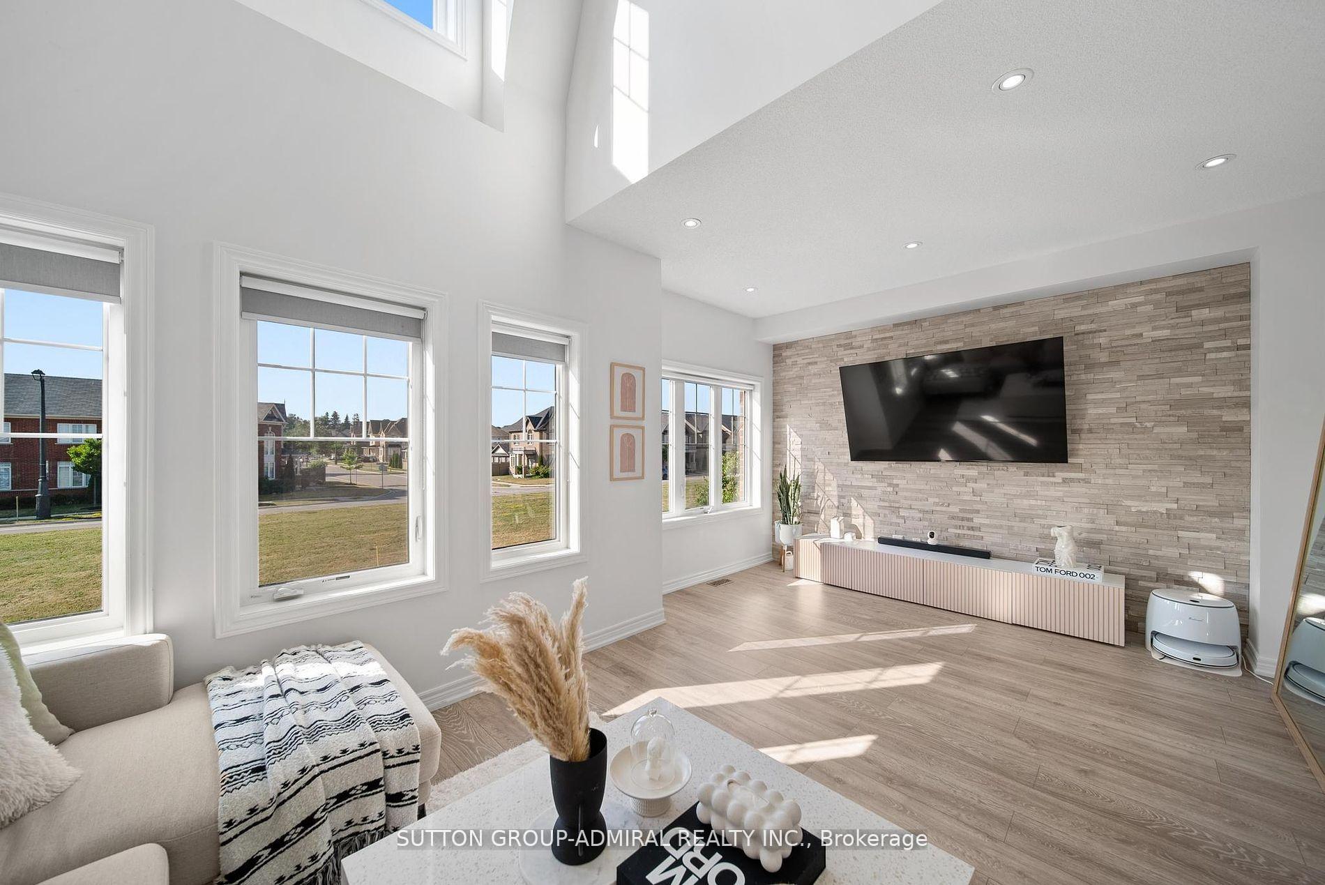 Photo 13 of 49 East's Corners Boulevard, Vaughan, Kleinburg — HOMEH