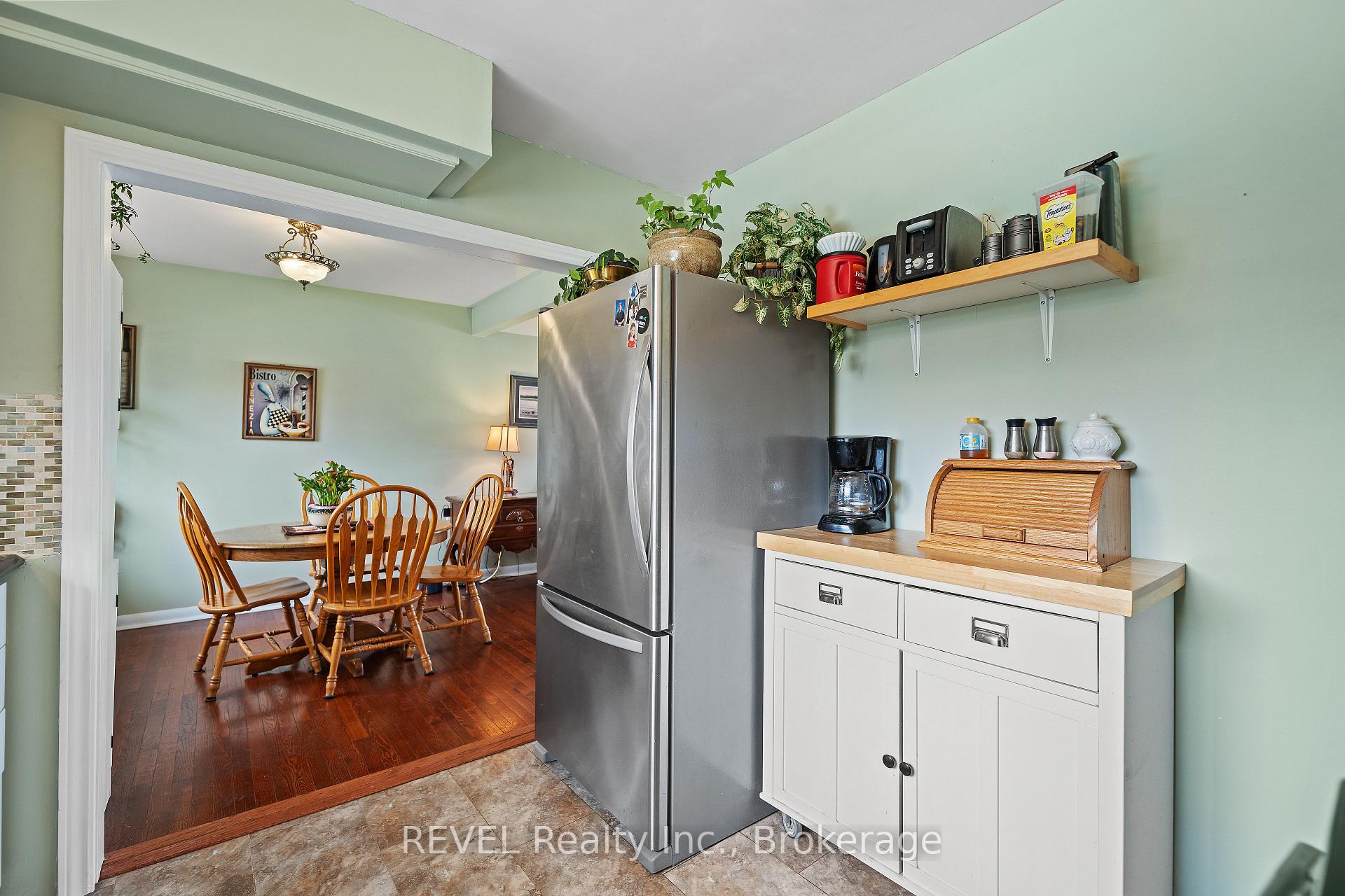 Photo 15 of 21 Westmount Crescent, Welland, Prince Charles — HOMEH