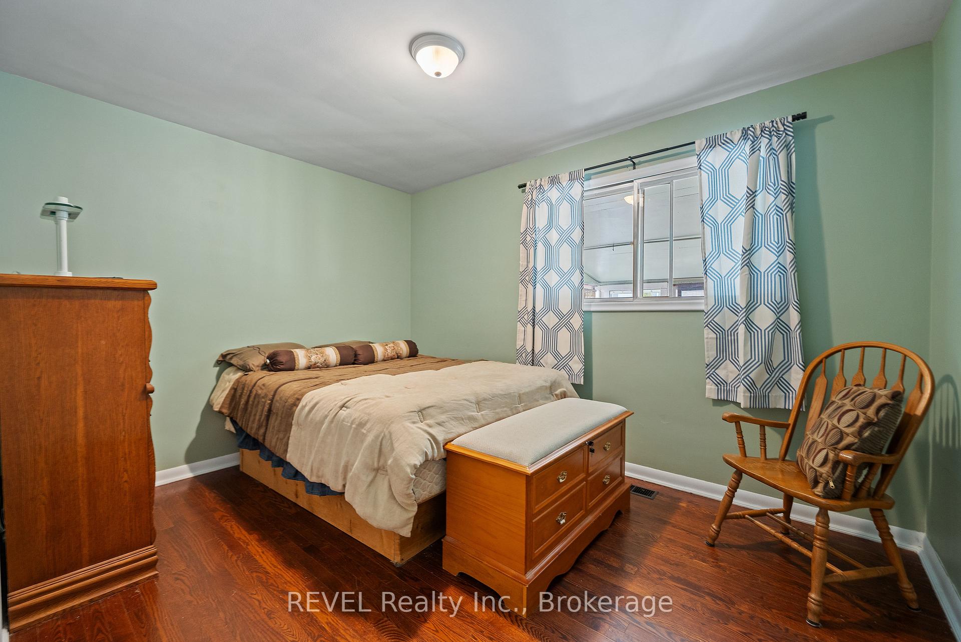 Photo 20 of 21 Westmount Crescent, Welland, Prince Charles — HOMEH