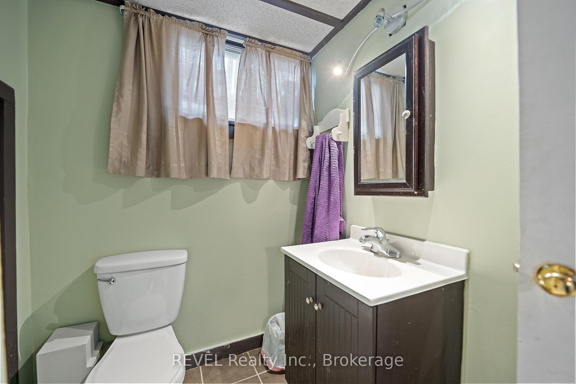 Photo 24 of 21 Westmount Crescent, Welland, Prince Charles — HOMEH