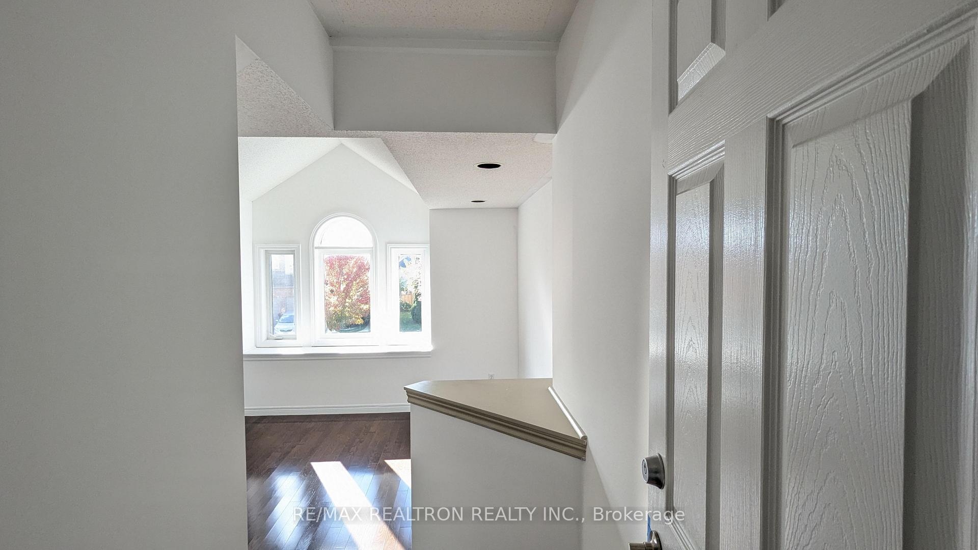 Photo 18 of 4 Pitfield Avenue, Whitby, Rolling Acres — HOMEH