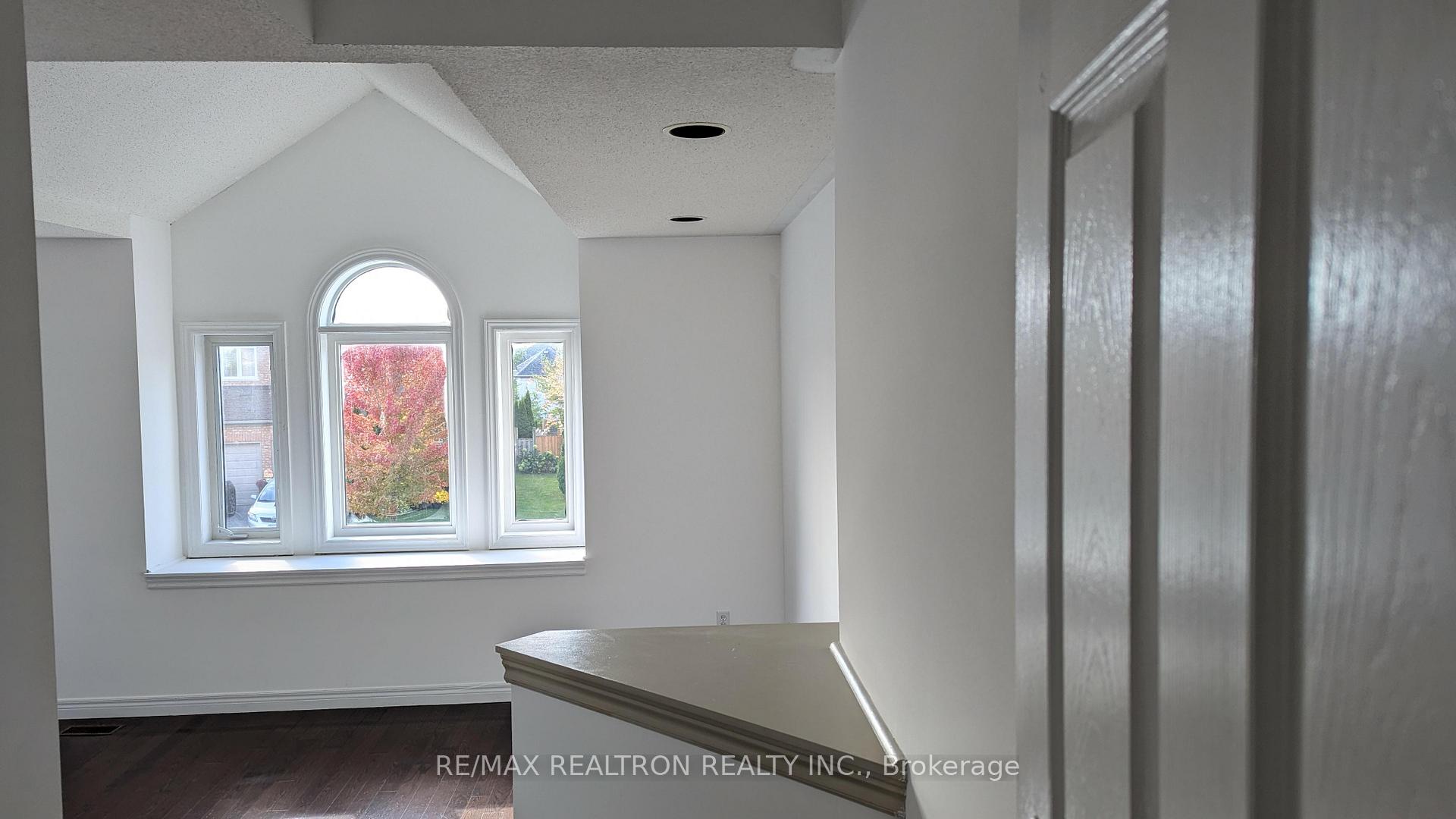 Photo 19 of 4 Pitfield Avenue, Whitby, Rolling Acres — HOMEH