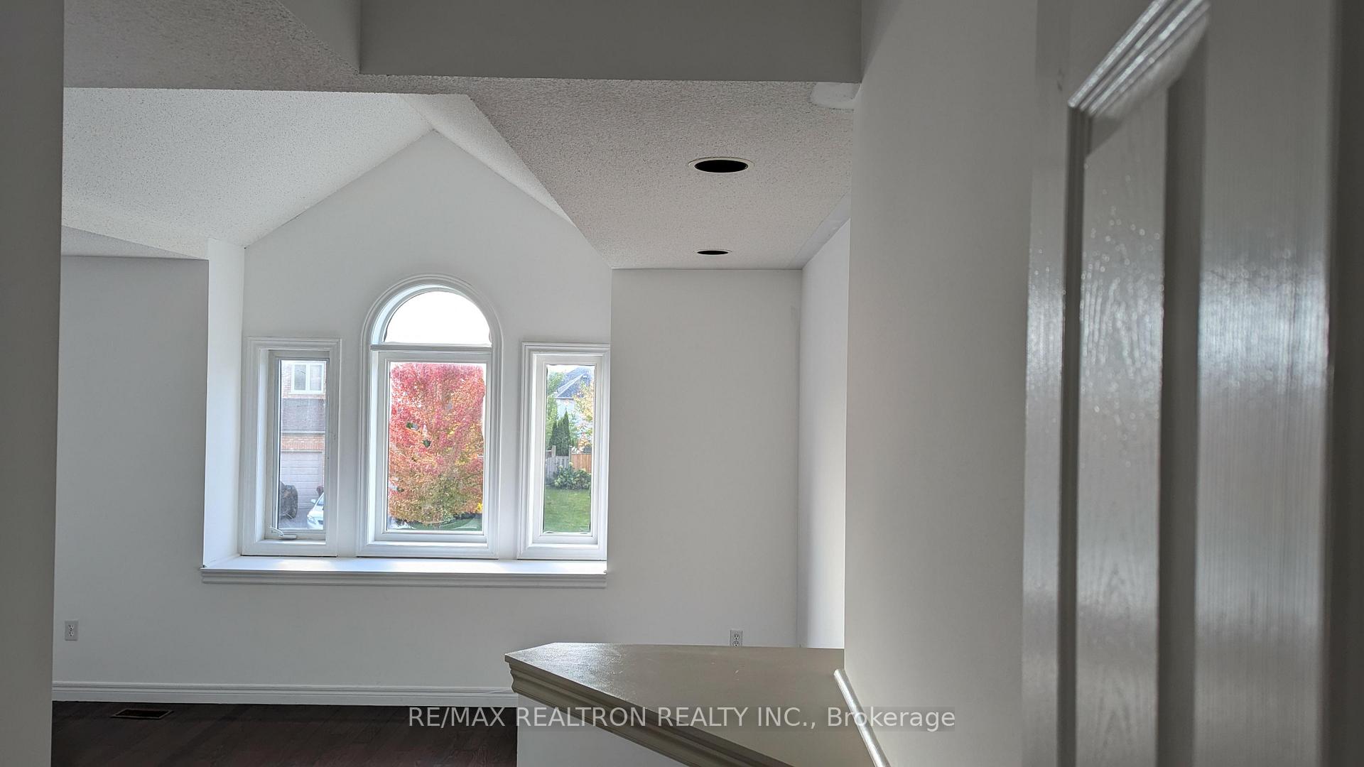 Photo 20 of 4 Pitfield Avenue, Whitby, Rolling Acres — HOMEH