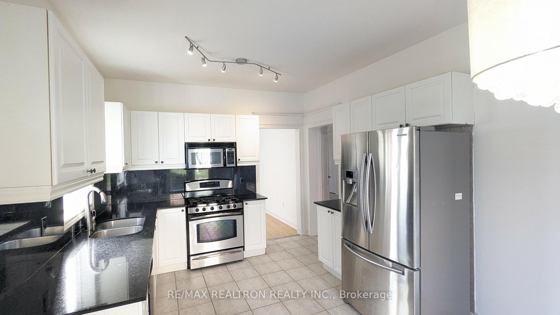 Photo 25 of 4 Pitfield Avenue, Whitby, Rolling Acres — HOMEH