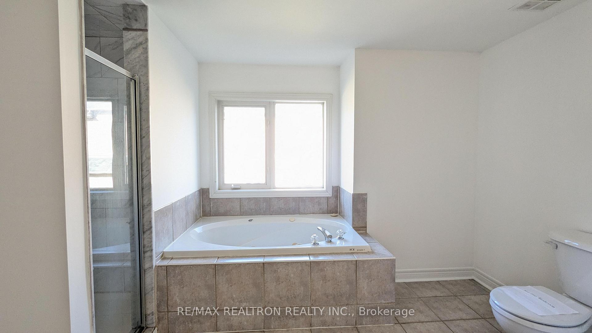 Photo 31 of 4 Pitfield Avenue, Whitby, Rolling Acres — HOMEH