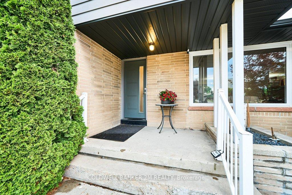 Photo 2 of 41 Roosevelt Avenue, Ajax, South East — HOMEH