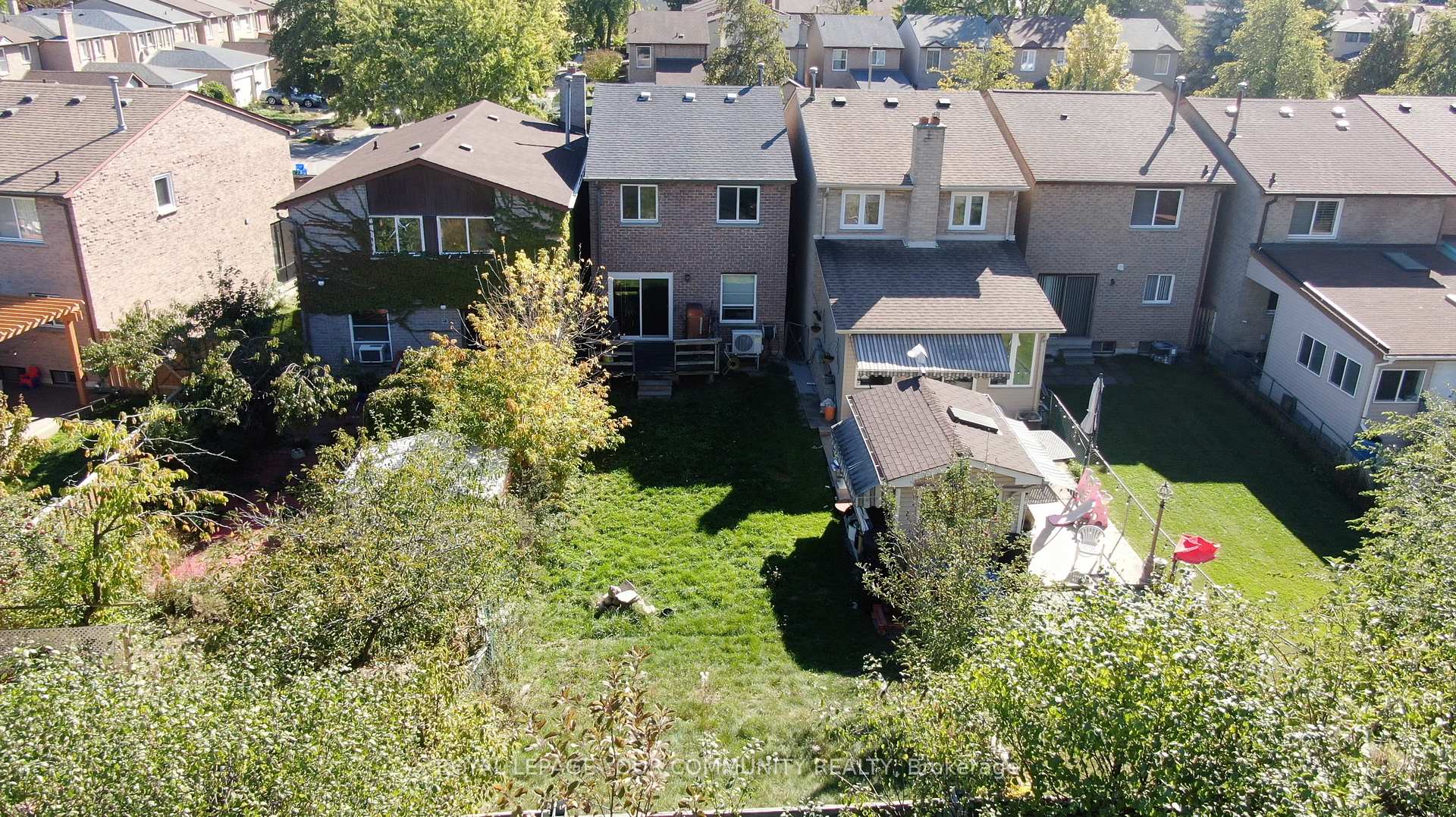 Photo 5 of 80 Hord Crescent, Vaughan, Lakeview Estates — HOMEH