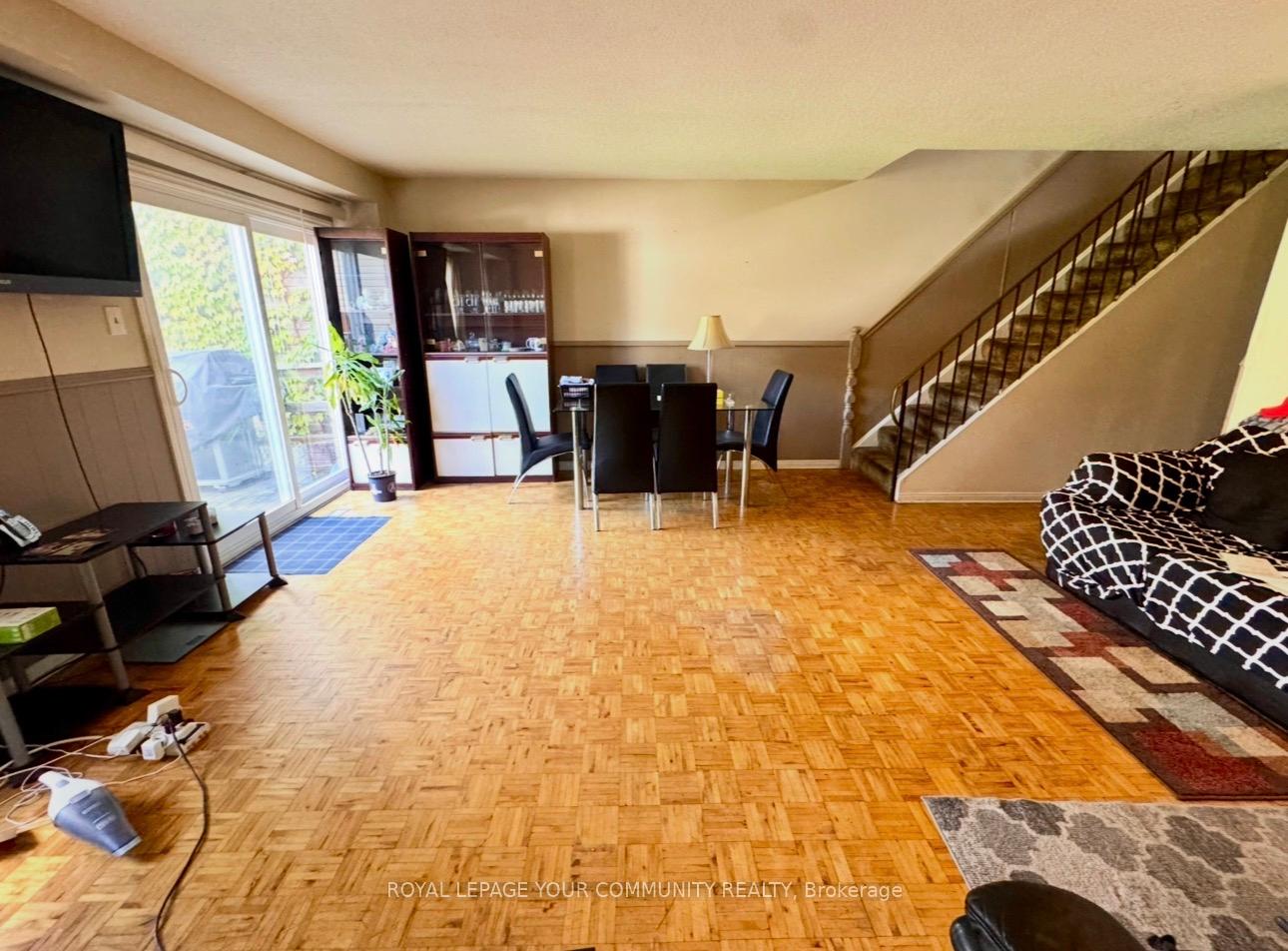 Photo 11 of 80 Hord Crescent, Vaughan, Lakeview Estates — HOMEH