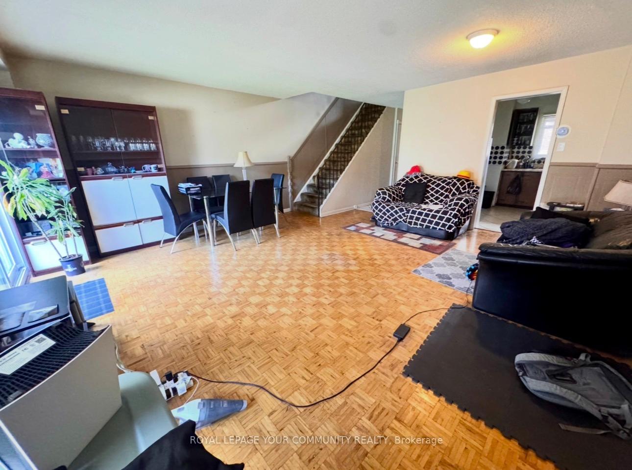 Photo 12 of 80 Hord Crescent, Vaughan, Lakeview Estates — HOMEH