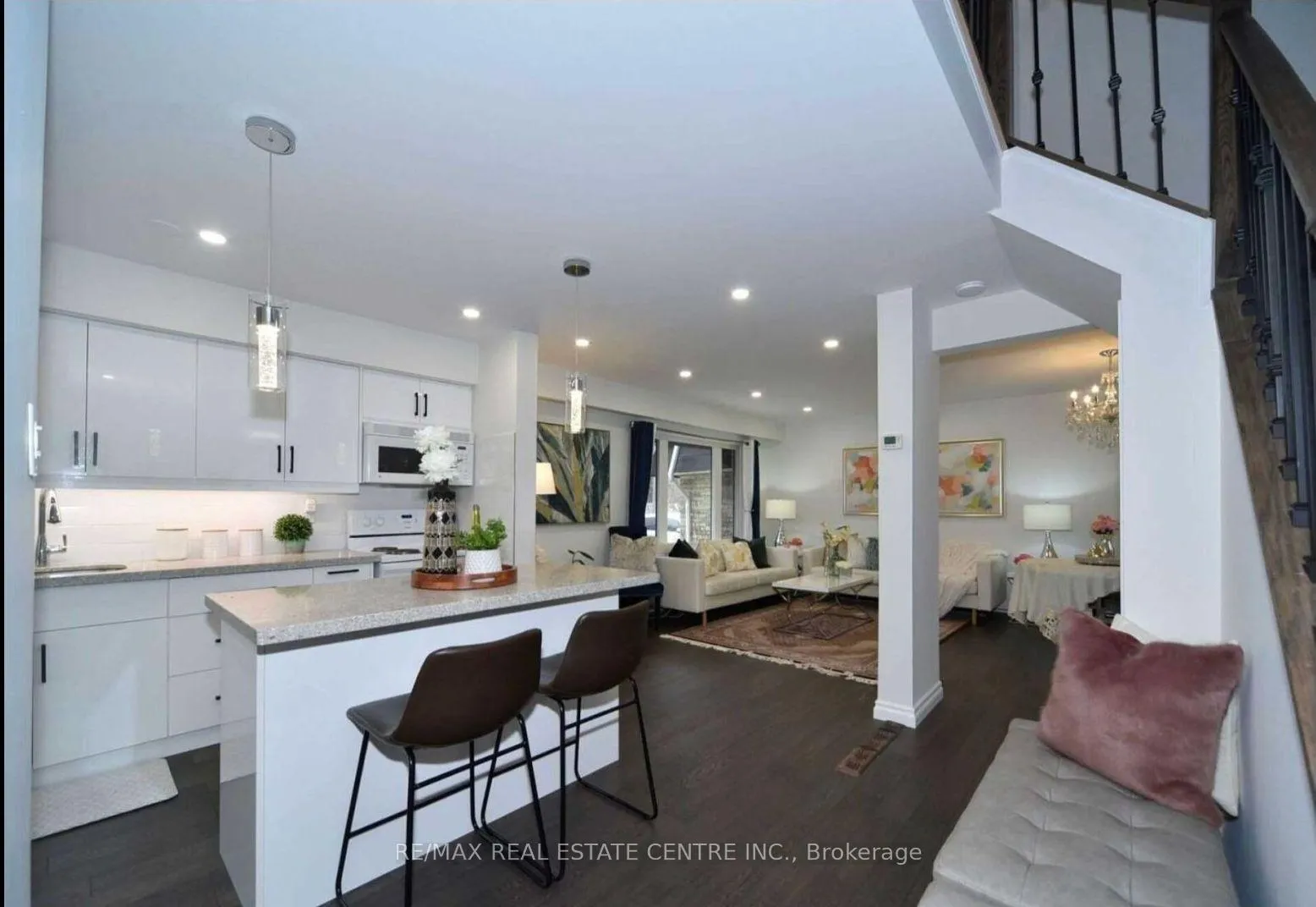 Photo 3 of 25 Ivanic Court, Whitby, Pringle Creek — HOMEH