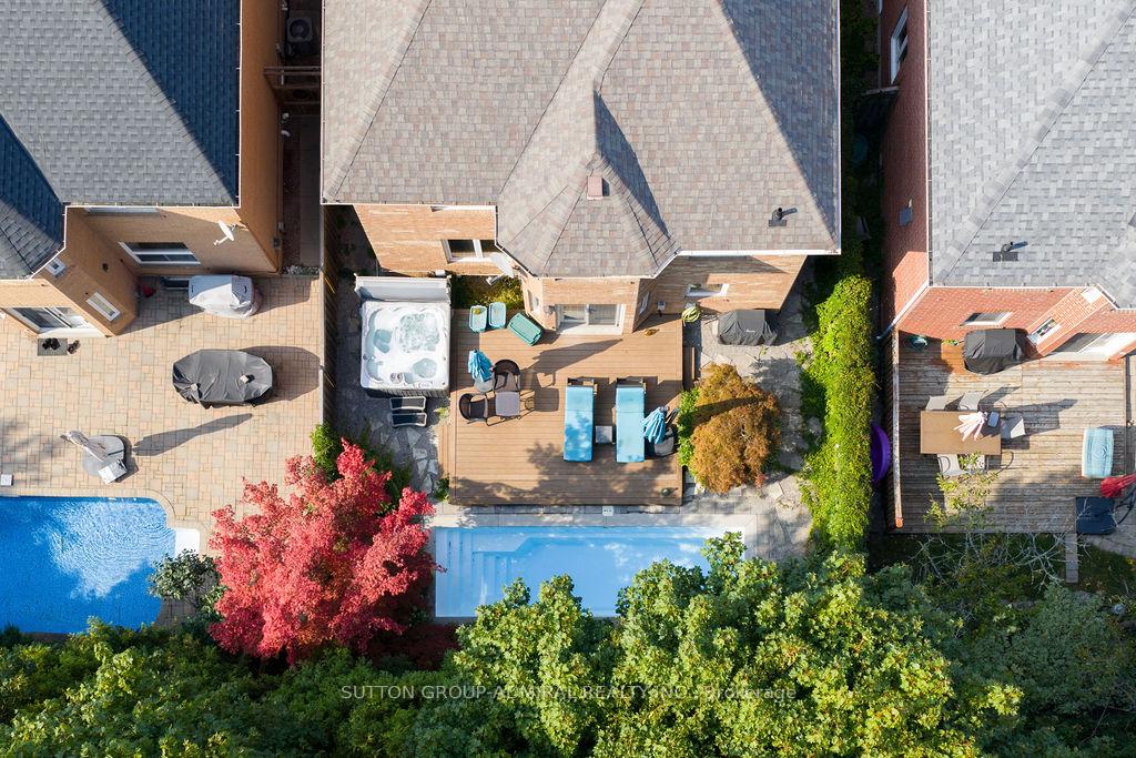 Photo 3 of 40 Joshua Court, Vaughan, Crestwood-Springfarm-Yorkhill — HOMEH