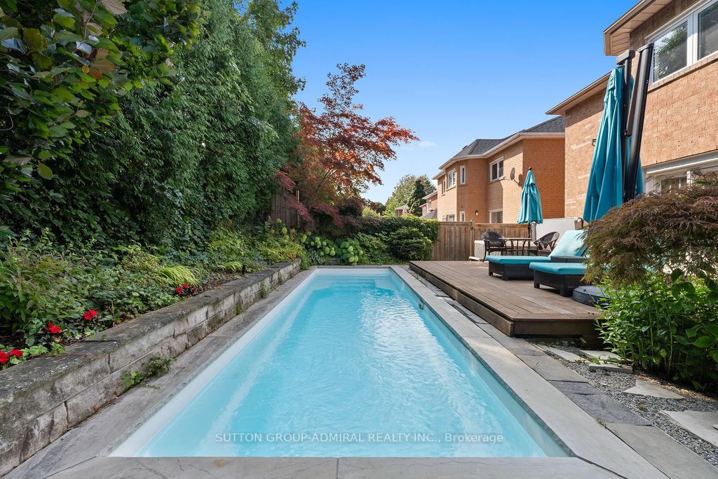 Photo 8 of 40 Joshua Court, Vaughan, Crestwood-Springfarm-Yorkhill — HOMEH