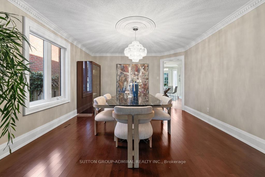 Photo 16 of 40 Joshua Court, Vaughan, Crestwood-Springfarm-Yorkhill — HOMEH