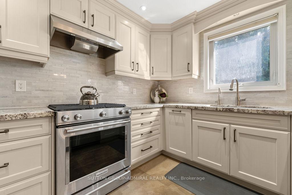 Photo 18 of 40 Joshua Court, Vaughan, Crestwood-Springfarm-Yorkhill — HOMEH