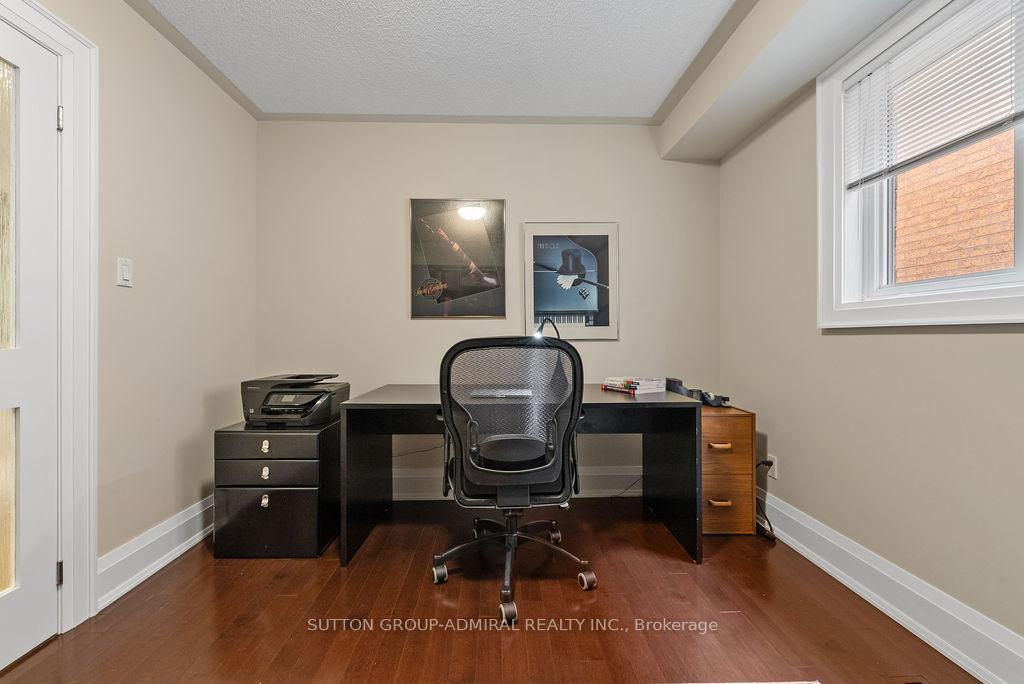 Photo 21 of 40 Joshua Court, Vaughan, Crestwood-Springfarm-Yorkhill — HOMEH