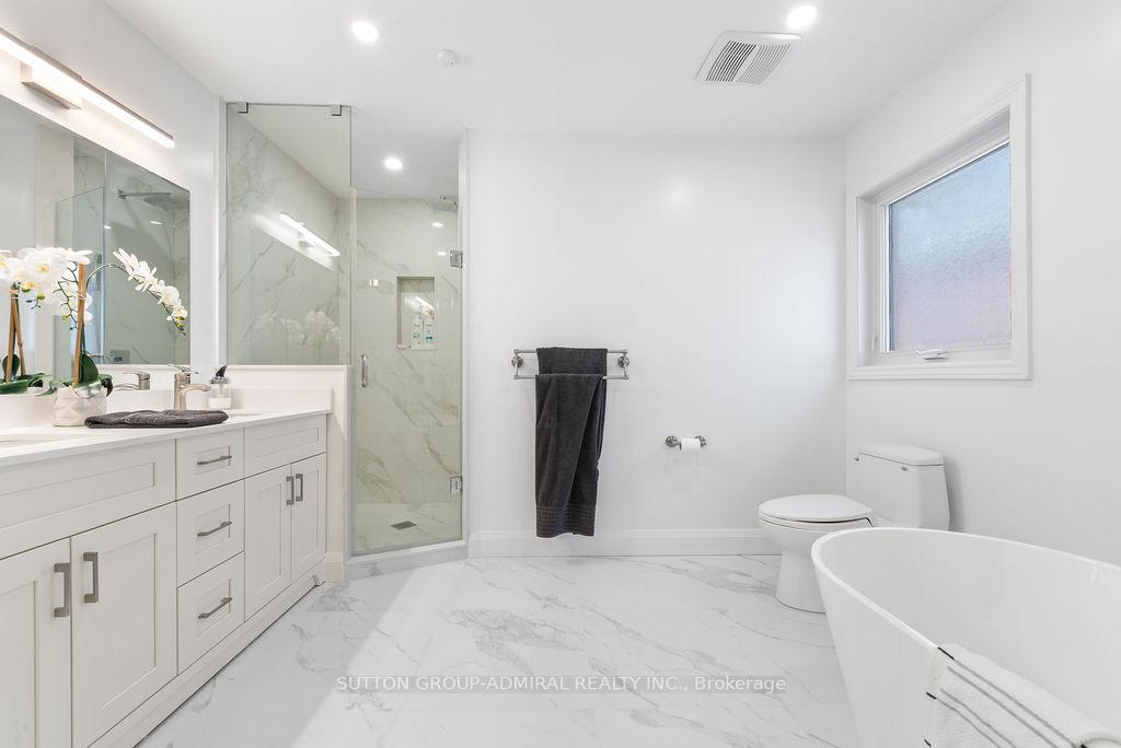 Photo 23 of 40 Joshua Court, Vaughan, Crestwood-Springfarm-Yorkhill — HOMEH