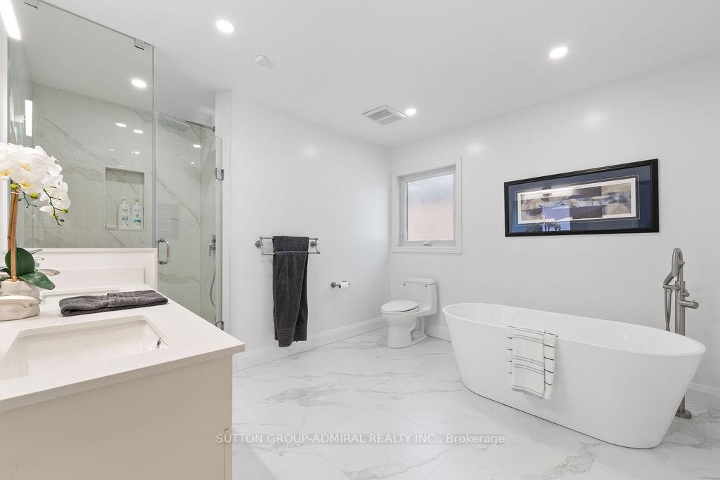 Photo 25 of 40 Joshua Court, Vaughan, Crestwood-Springfarm-Yorkhill — HOMEH