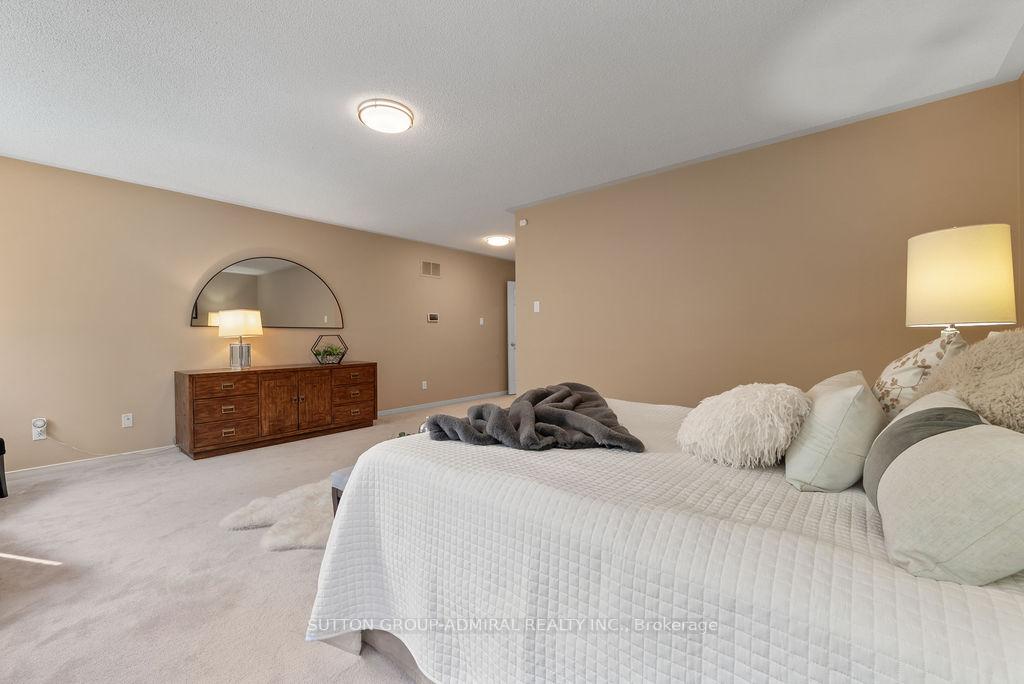 Photo 29 of 40 Joshua Court, Vaughan, Crestwood-Springfarm-Yorkhill — HOMEH