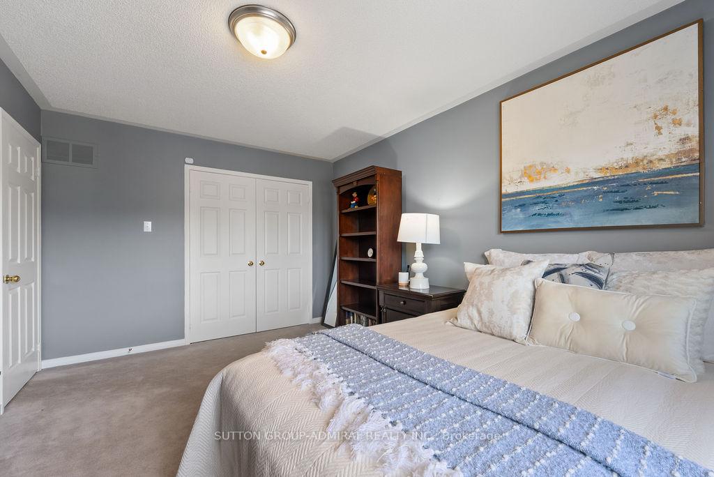 Photo 33 of 40 Joshua Court, Vaughan, Crestwood-Springfarm-Yorkhill — HOMEH