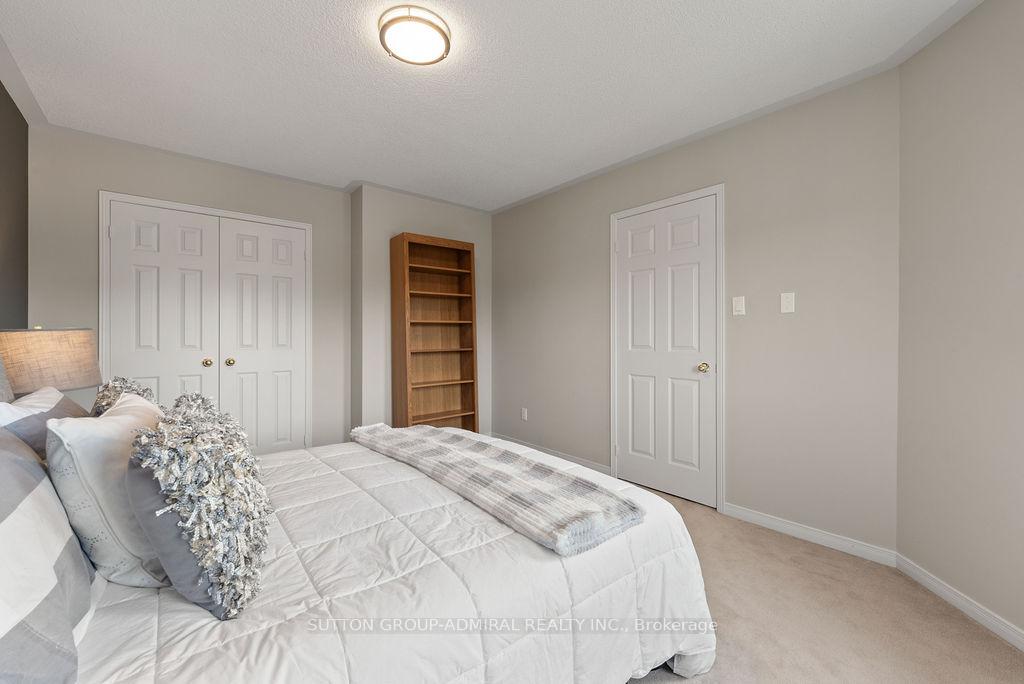 Photo 35 of 40 Joshua Court, Vaughan, Crestwood-Springfarm-Yorkhill — HOMEH