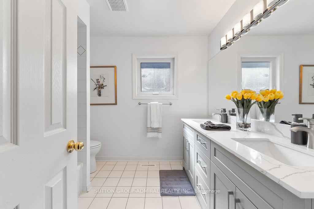 Photo 37 of 40 Joshua Court, Vaughan, Crestwood-Springfarm-Yorkhill — HOMEH