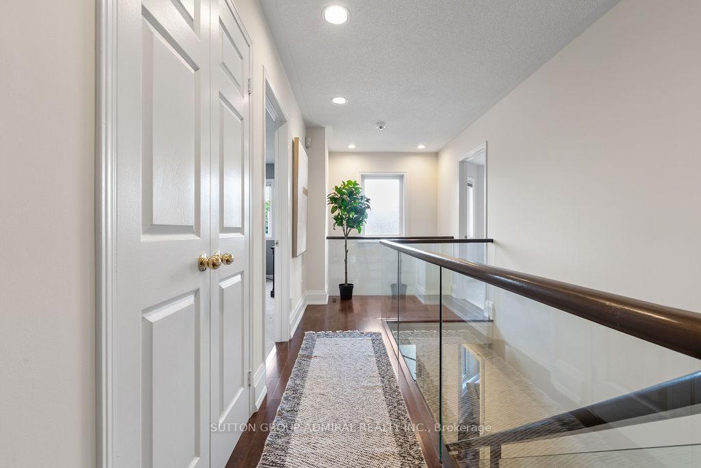 Photo 38 of 40 Joshua Court, Vaughan, Crestwood-Springfarm-Yorkhill — HOMEH
