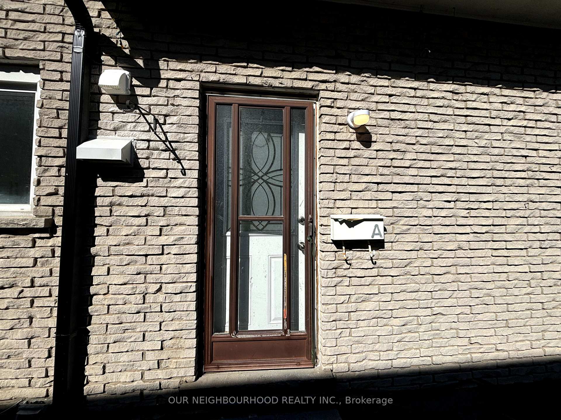 Front of Unit Unit D, 107 Endicott Terrace