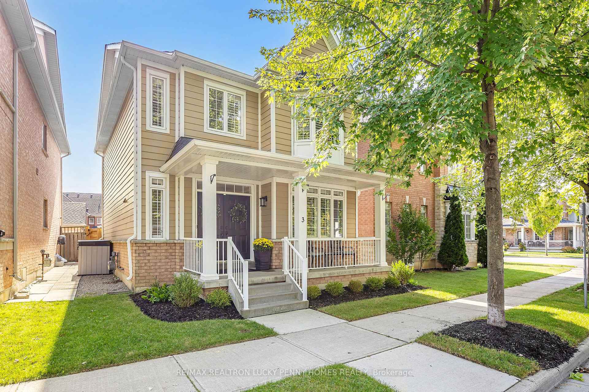 Photo 2 of 3 Maryterance Court, Markham, Cornell — HOMEH