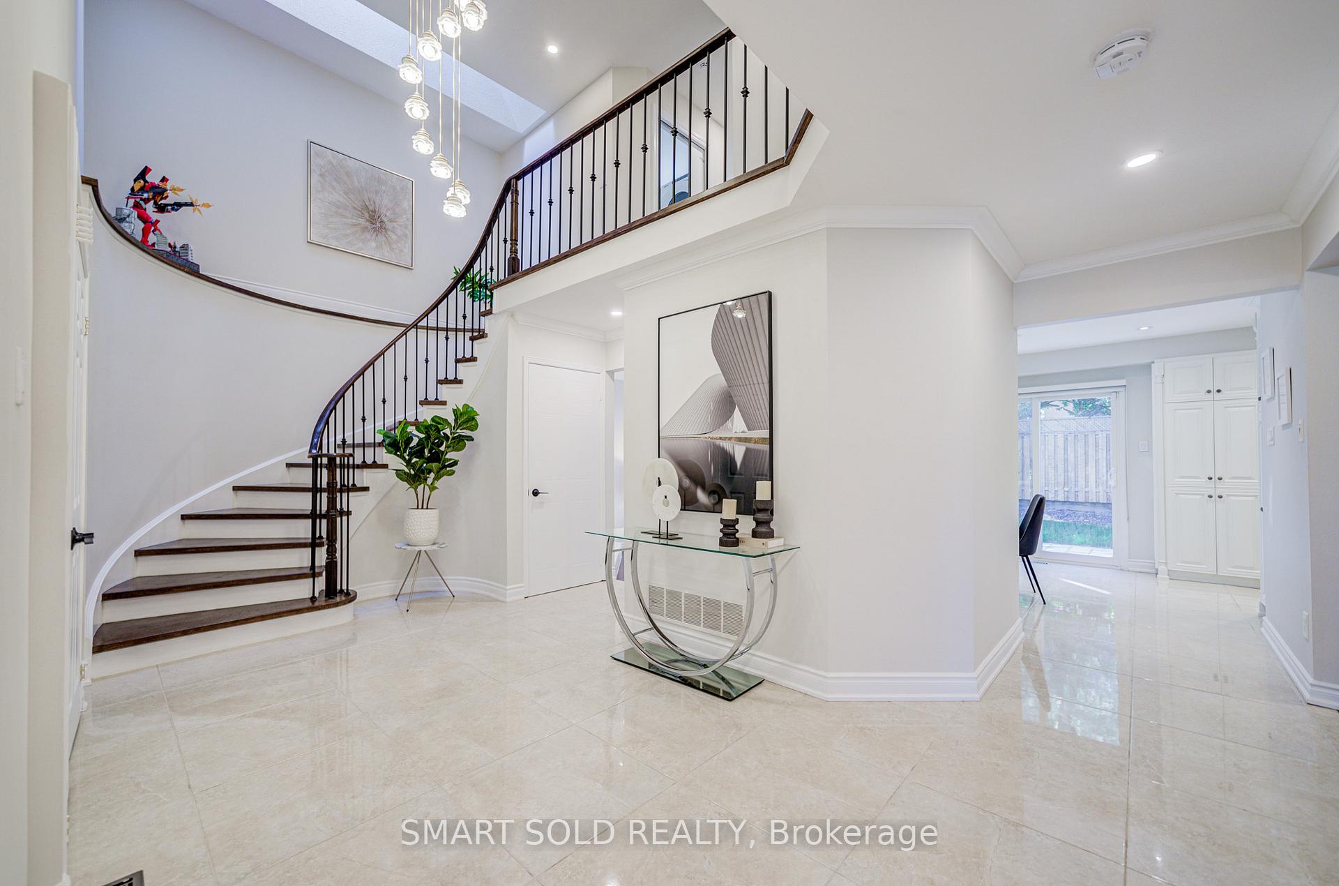 Photo 6 of 200 Rosedale Heights Drive, Vaughan, Uplands — HOMEH