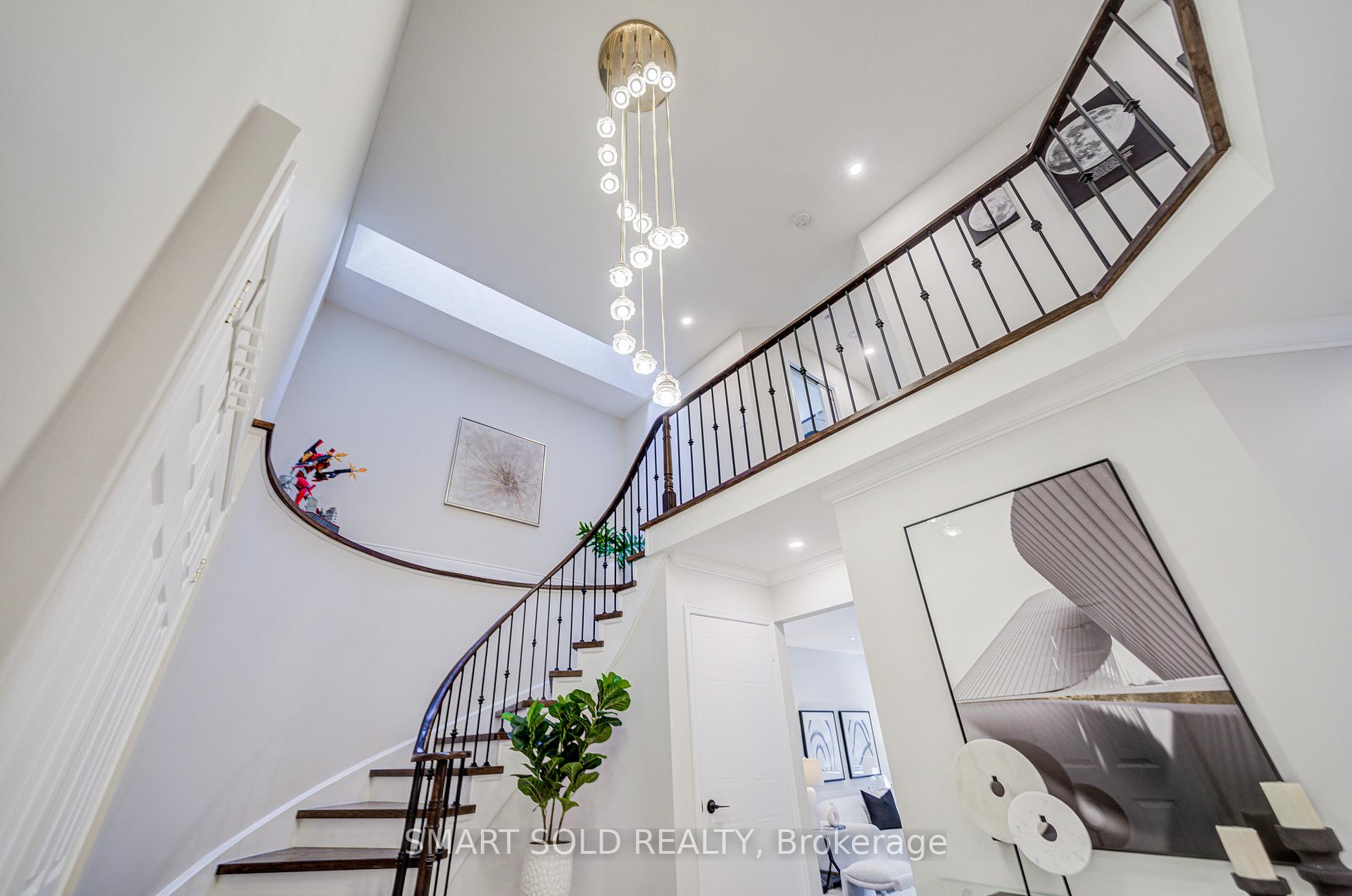 Photo 7 of 200 Rosedale Heights Drive, Vaughan, Uplands — HOMEH
