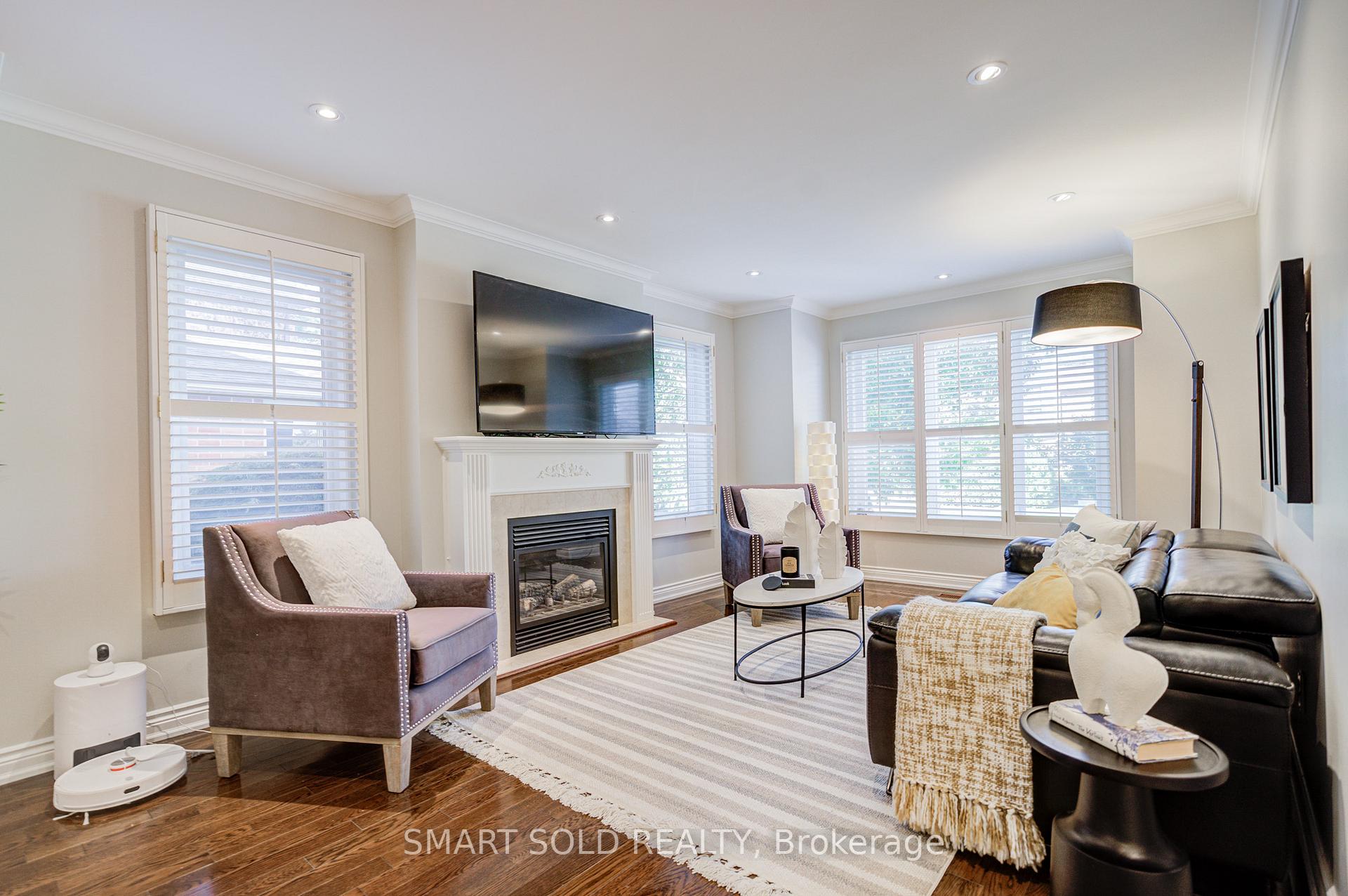 Photo 8 of 200 Rosedale Heights Drive, Vaughan, Uplands — HOMEH