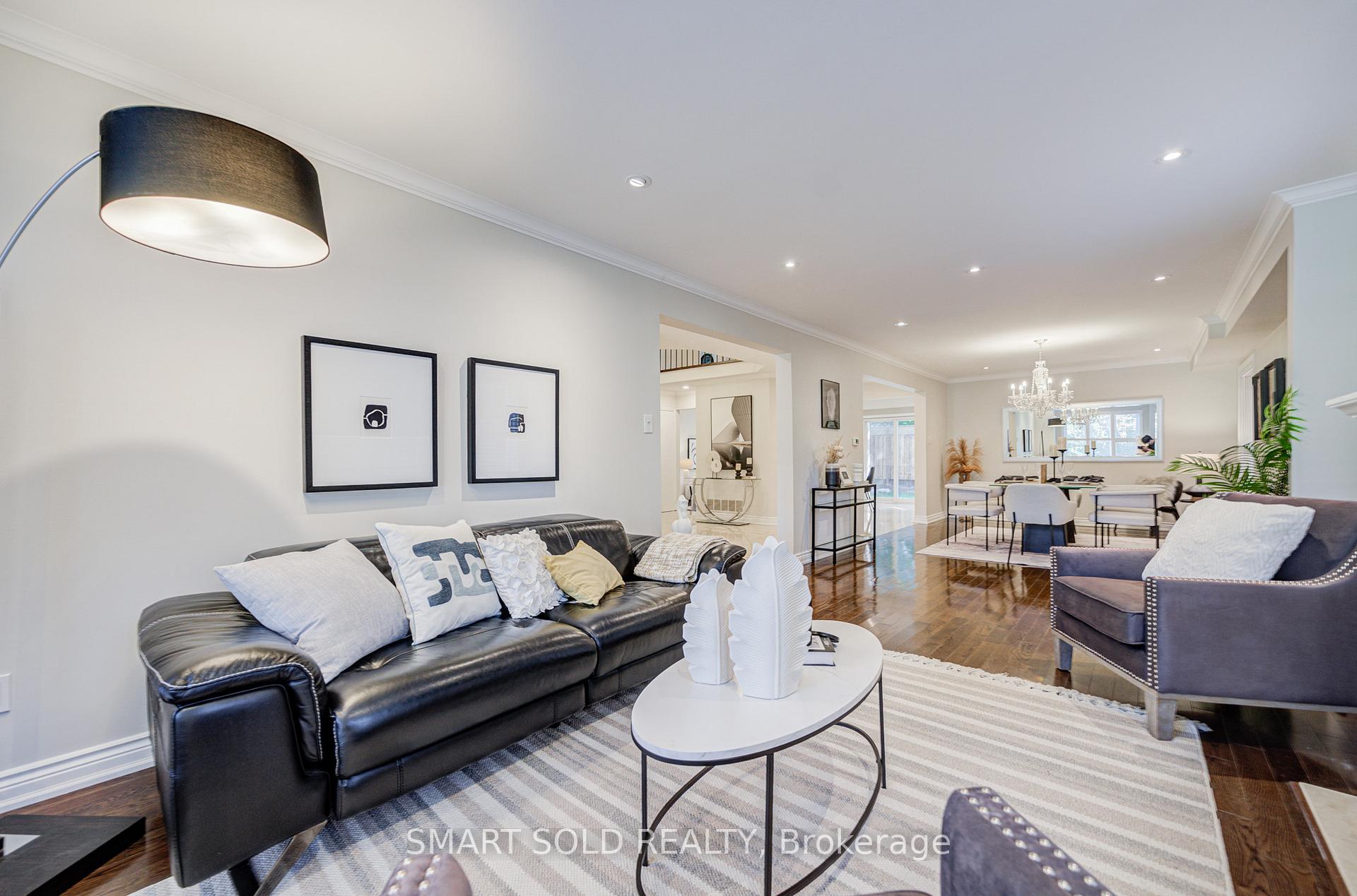 Photo 10 of 200 Rosedale Heights Drive, Vaughan, Uplands — HOMEH