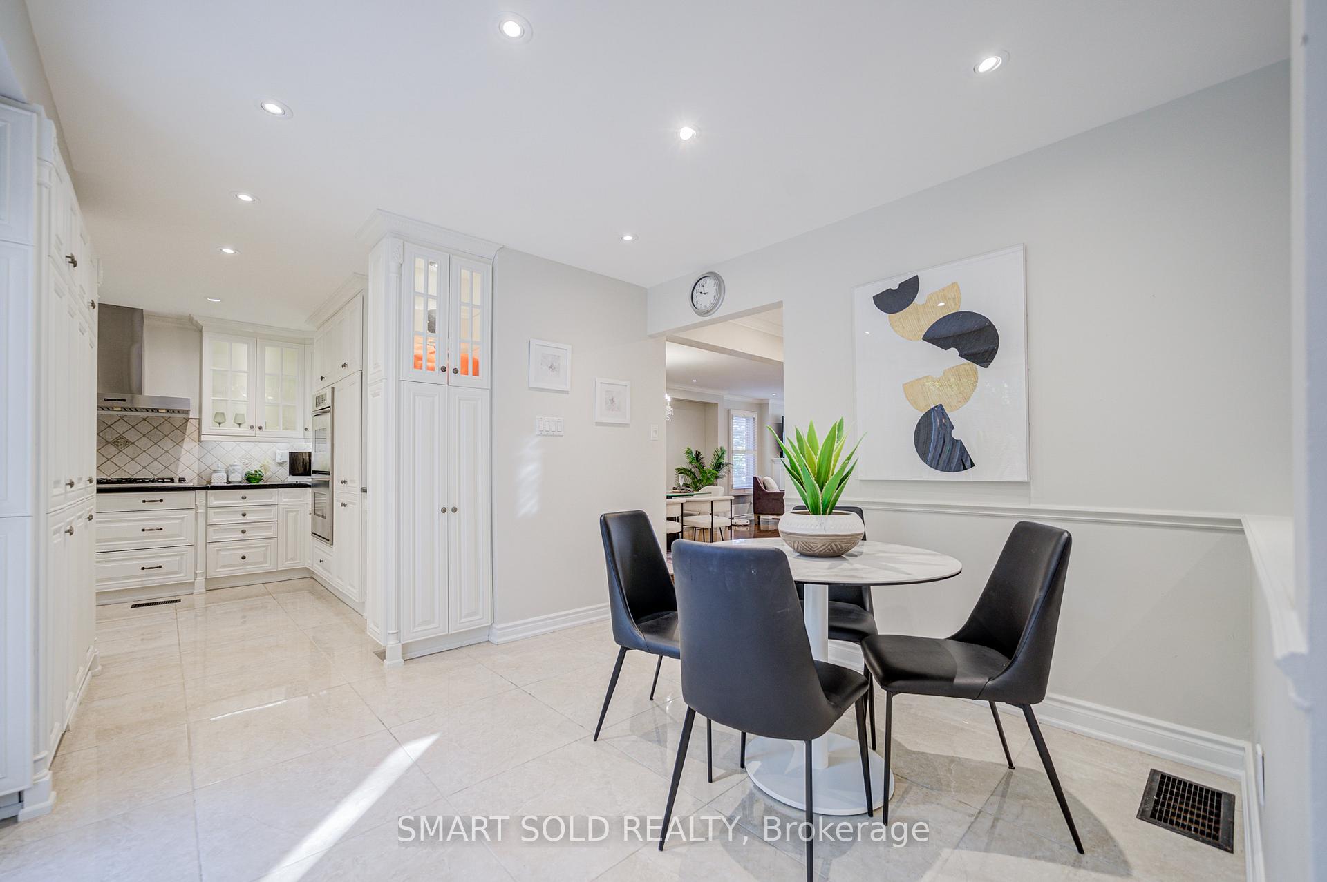 Photo 15 of 200 Rosedale Heights Drive, Vaughan, Uplands — HOMEH