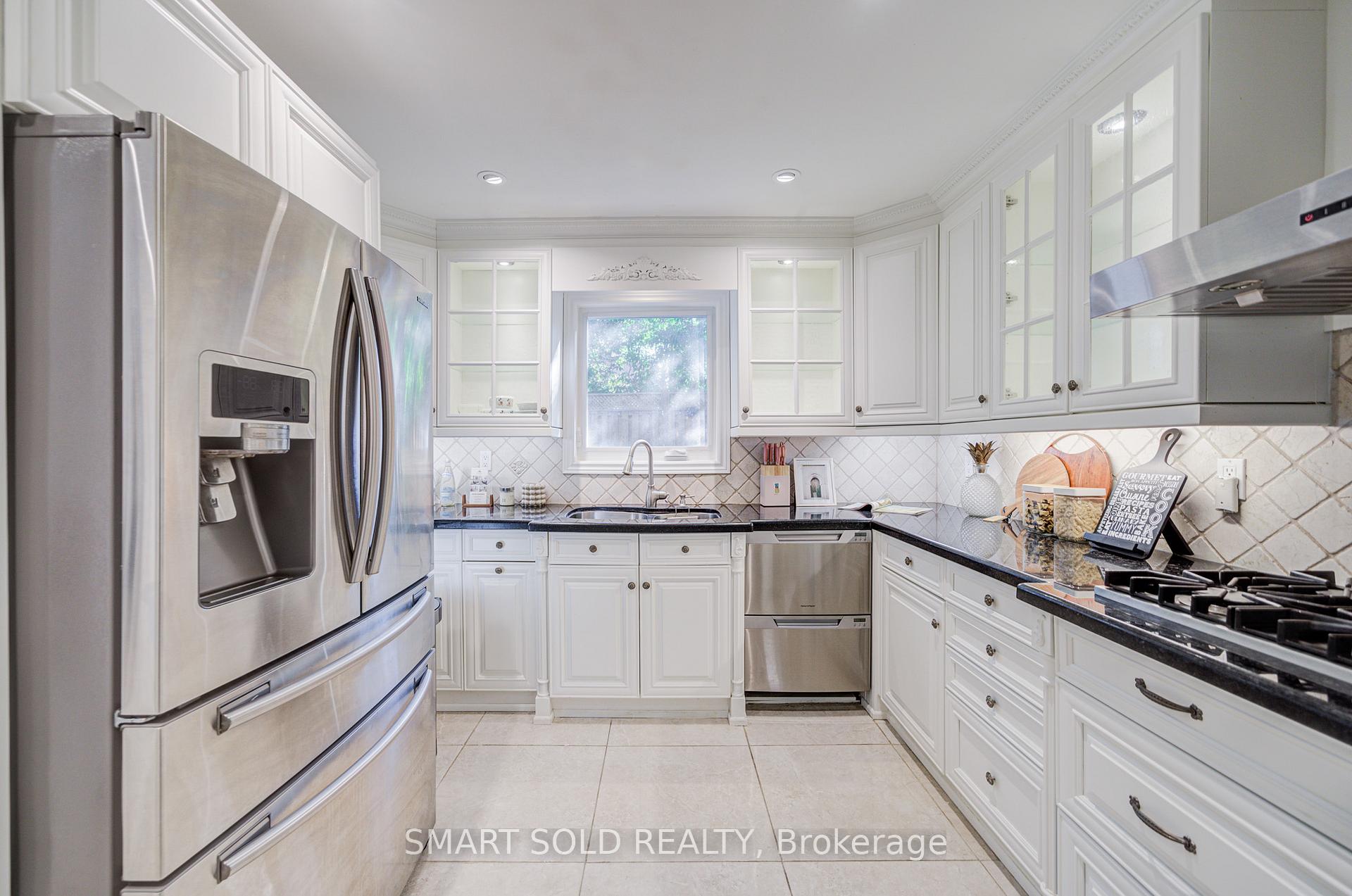 Photo 18 of 200 Rosedale Heights Drive, Vaughan, Uplands — HOMEH