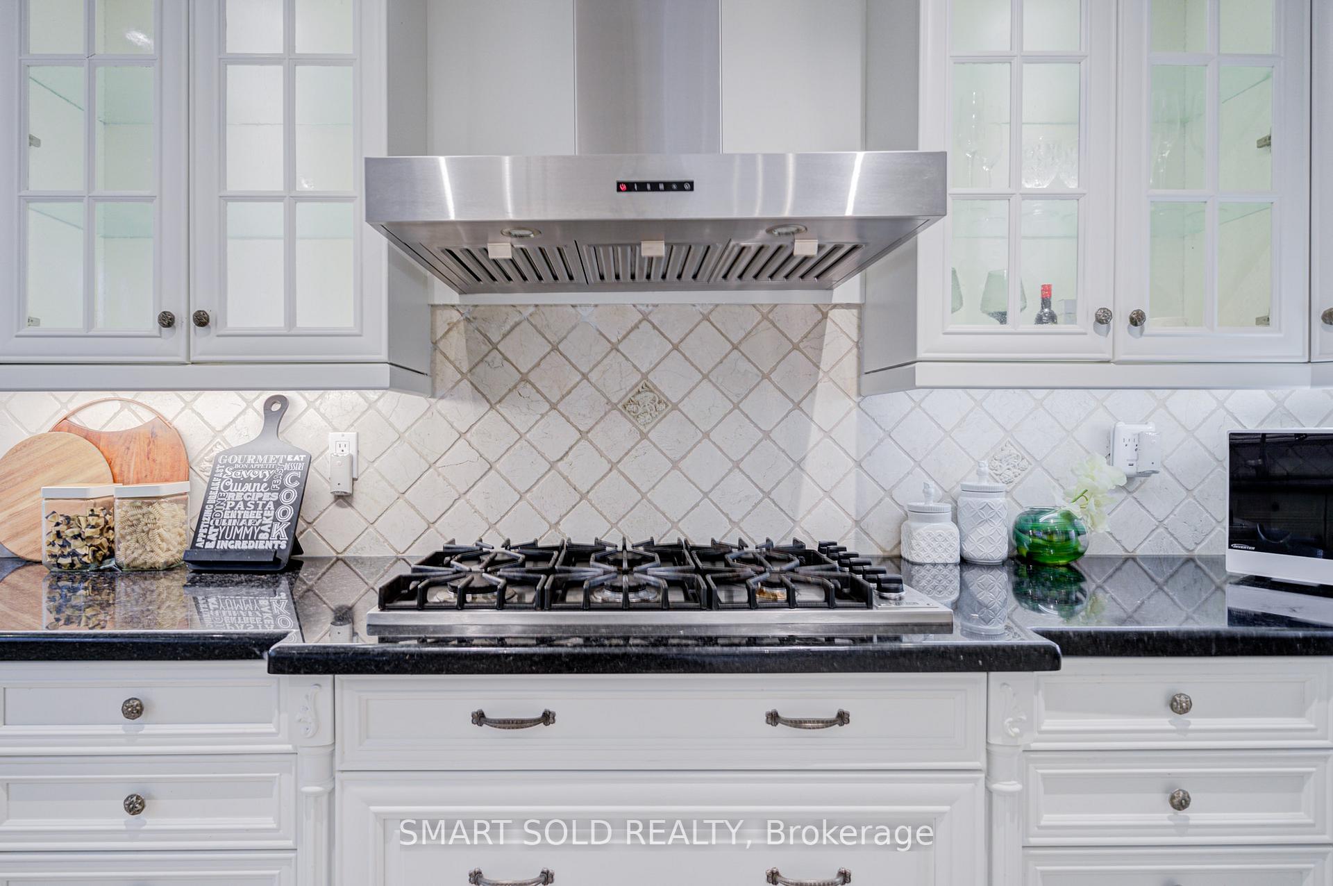 Photo 19 of 200 Rosedale Heights Drive, Vaughan, Uplands — HOMEH