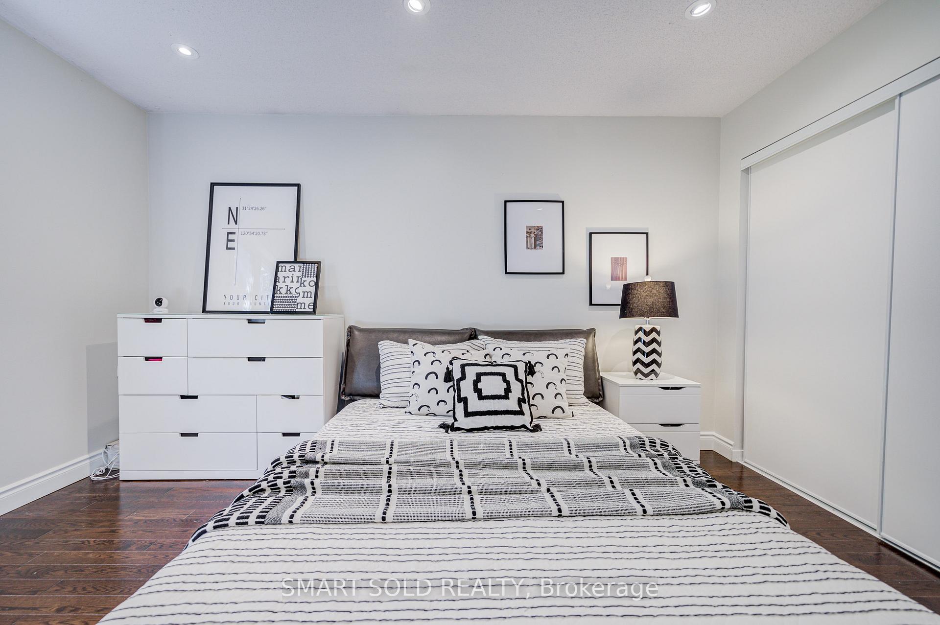 Photo 33 of 200 Rosedale Heights Drive, Vaughan, Uplands — HOMEH