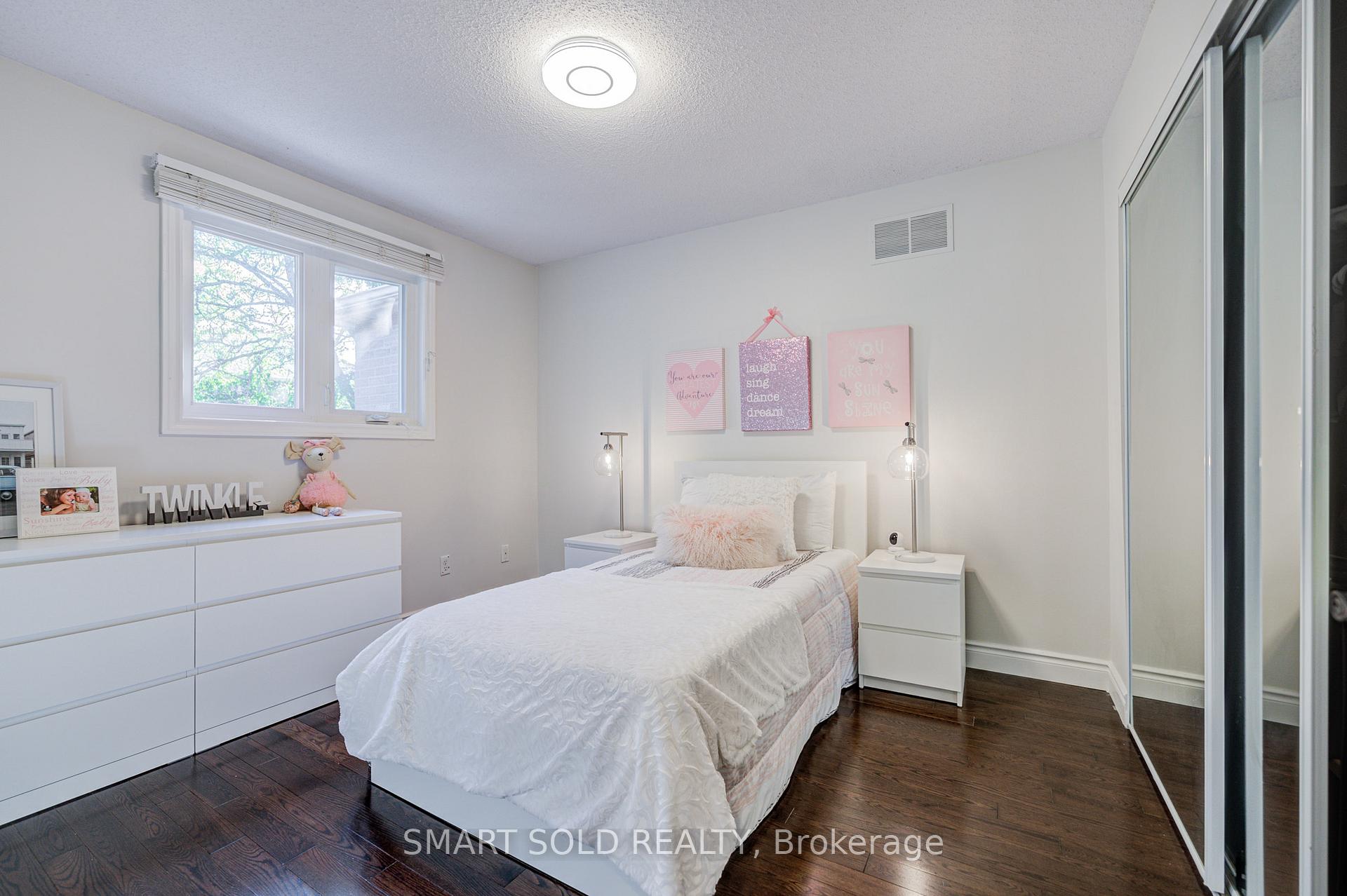 Photo 36 of 200 Rosedale Heights Drive, Vaughan, Uplands — HOMEH