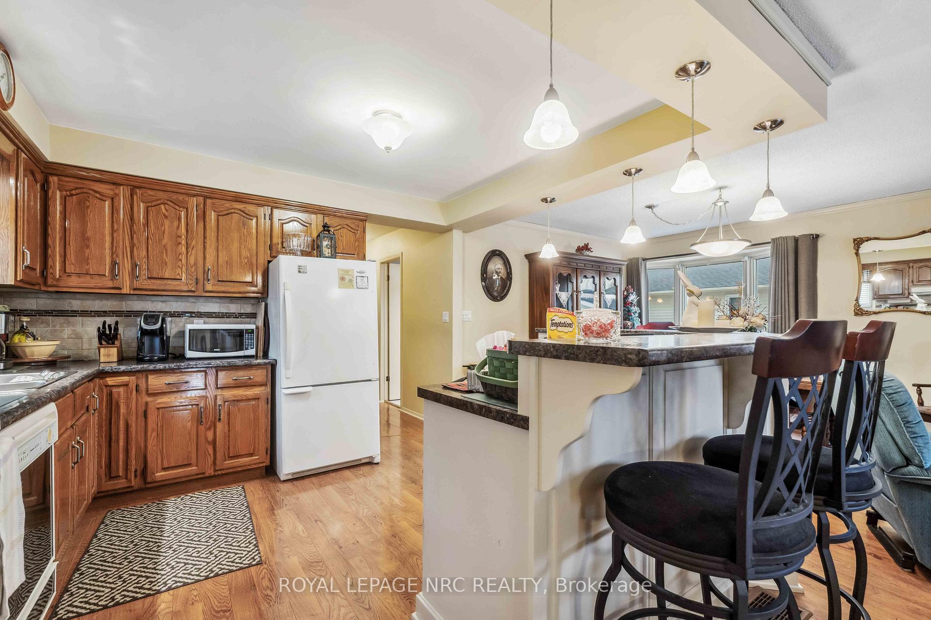 Photo 8 of 127 Melissa Crescent, Welland, N. Welland — HOMEH