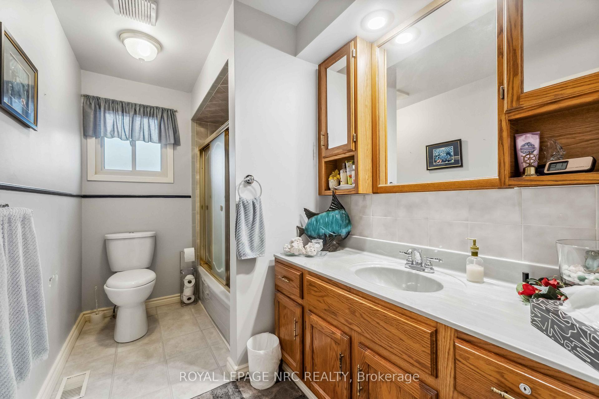 Photo 16 of 127 Melissa Crescent, Welland, N. Welland — HOMEH