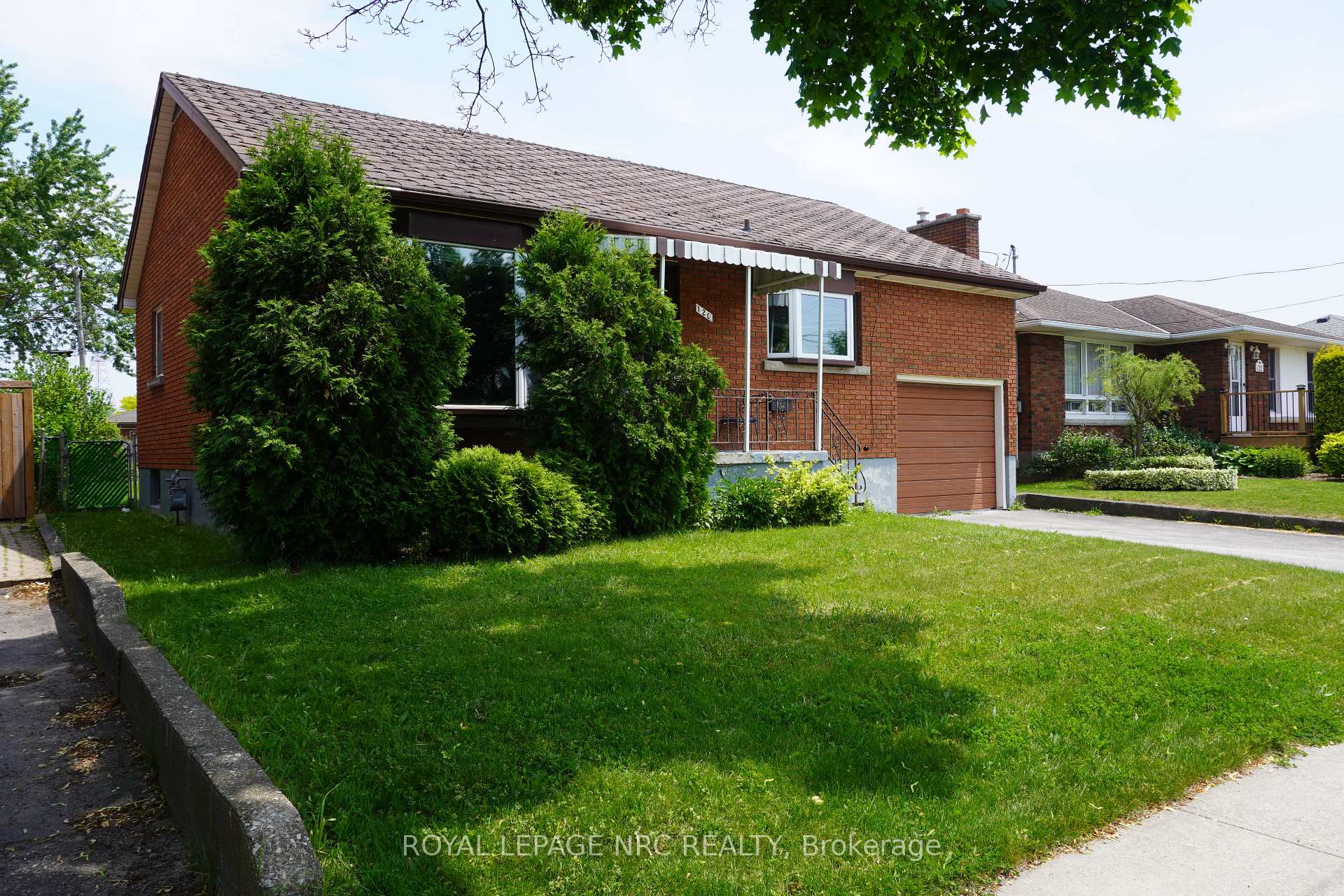 Photo 4 of 120 Golden Boulevard E, Welland, Lincoln/Crowland — HOMEH