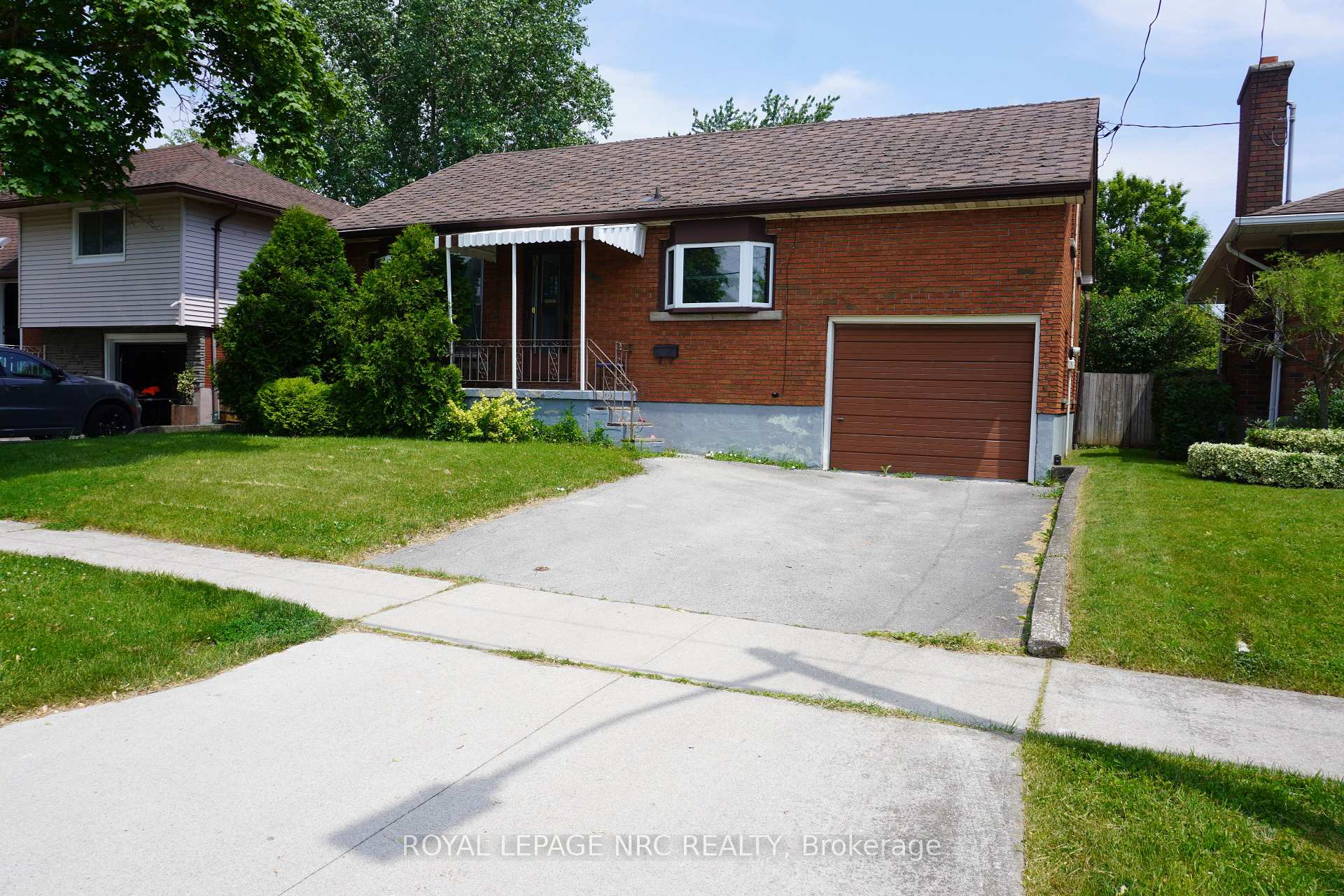 Photo 5 of 120 Golden Boulevard E, Welland, Lincoln/Crowland — HOMEH