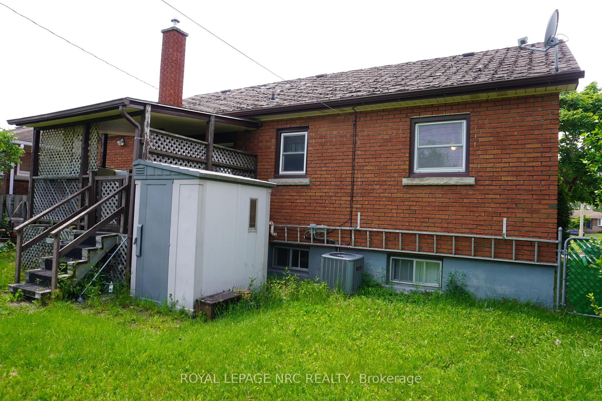 Photo 10 of 120 Golden Boulevard E, Welland, Lincoln/Crowland — HOMEH