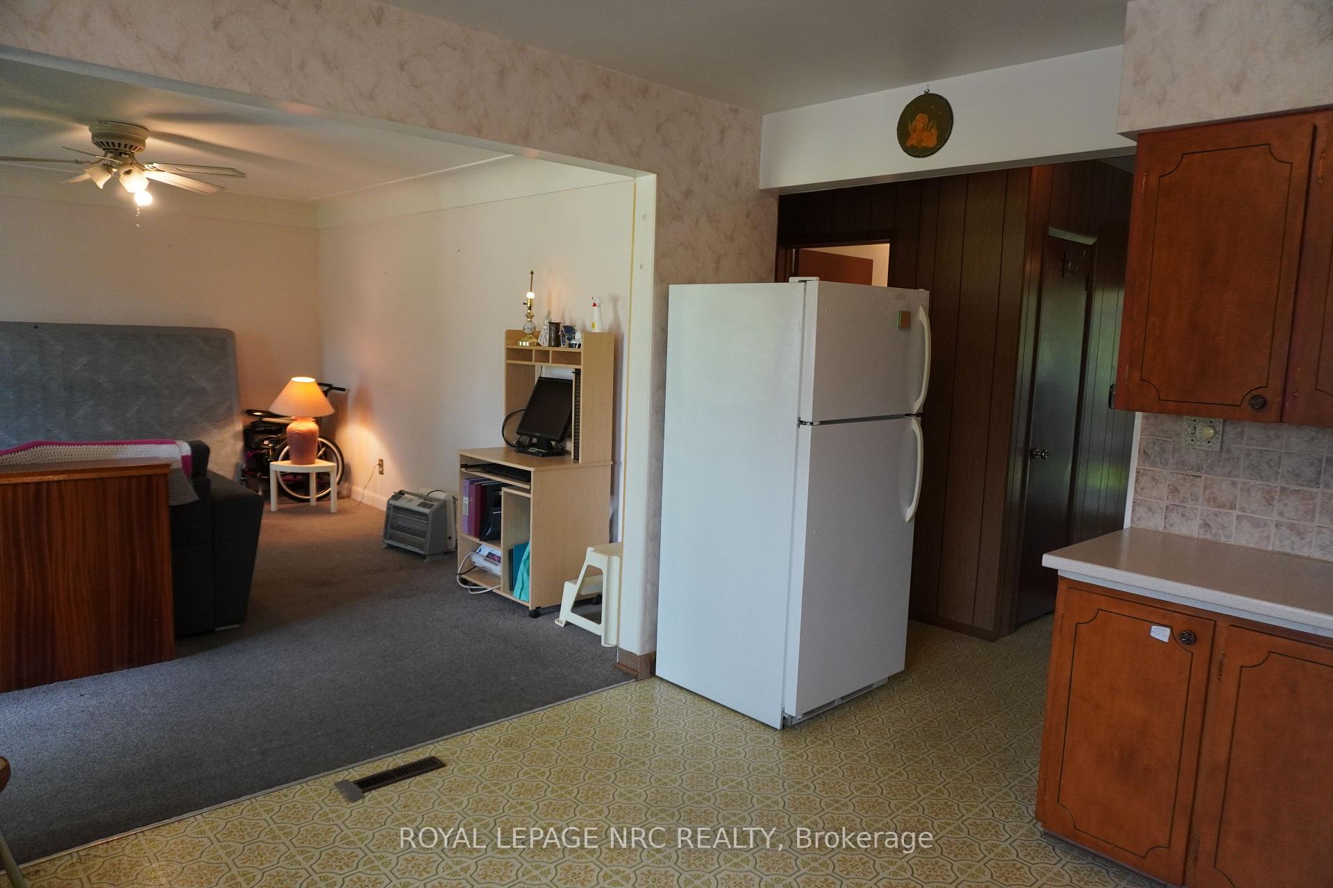 Photo 17 of 120 Golden Boulevard E, Welland, Lincoln/Crowland — HOMEH