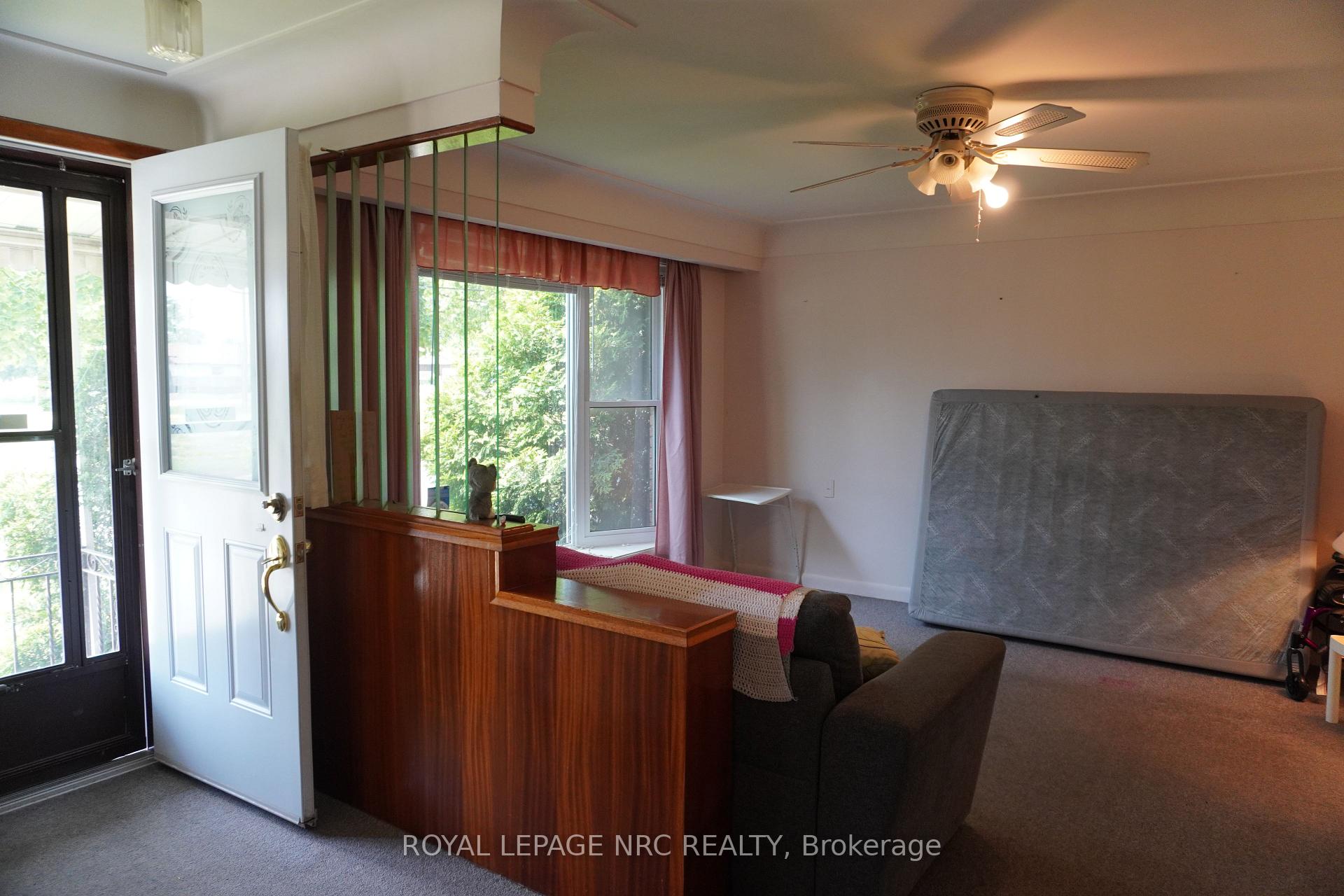 Photo 19 of 120 Golden Boulevard E, Welland, Lincoln/Crowland — HOMEH